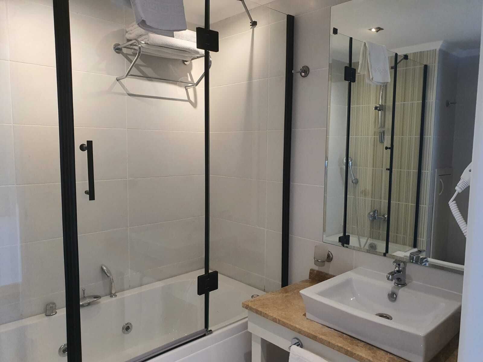 Double Royal Hotel