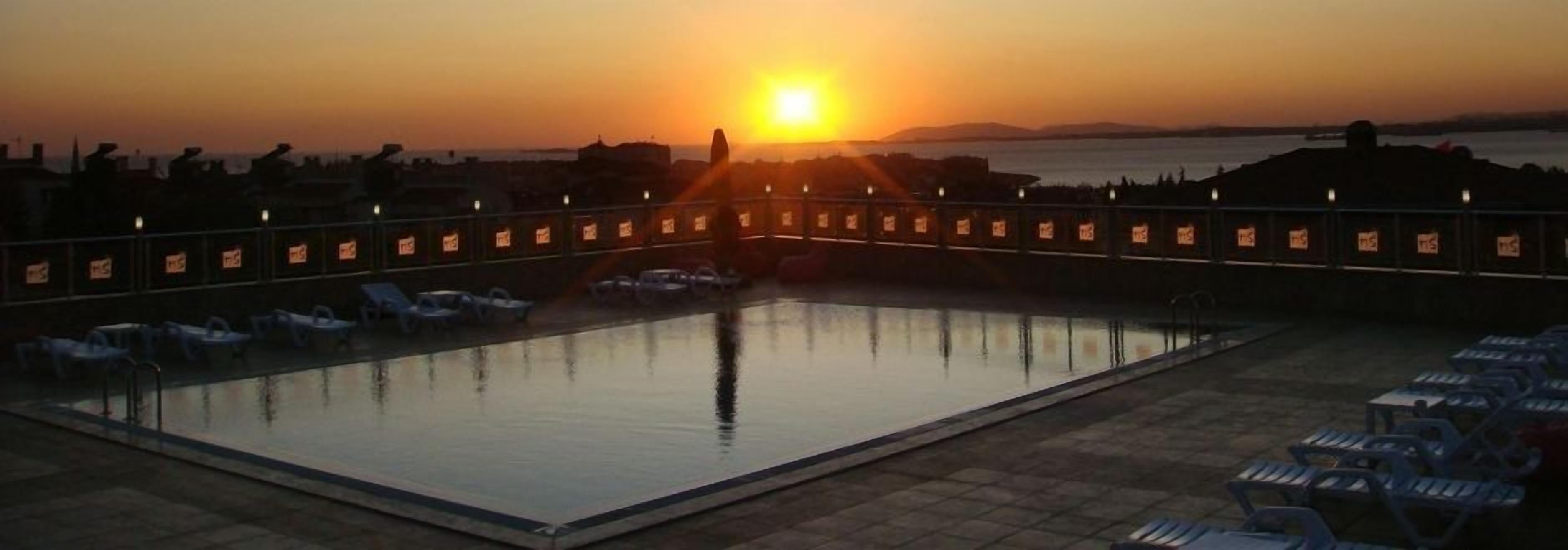 Double Royal Hotel