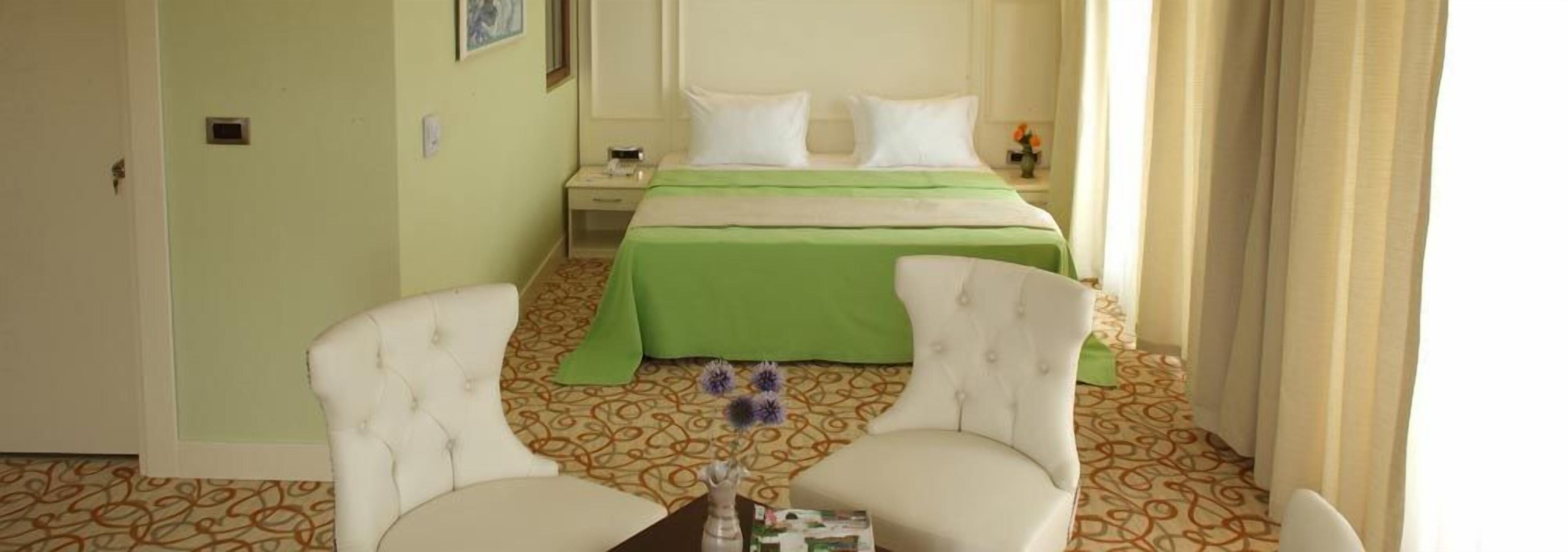 Double Royal Hotel