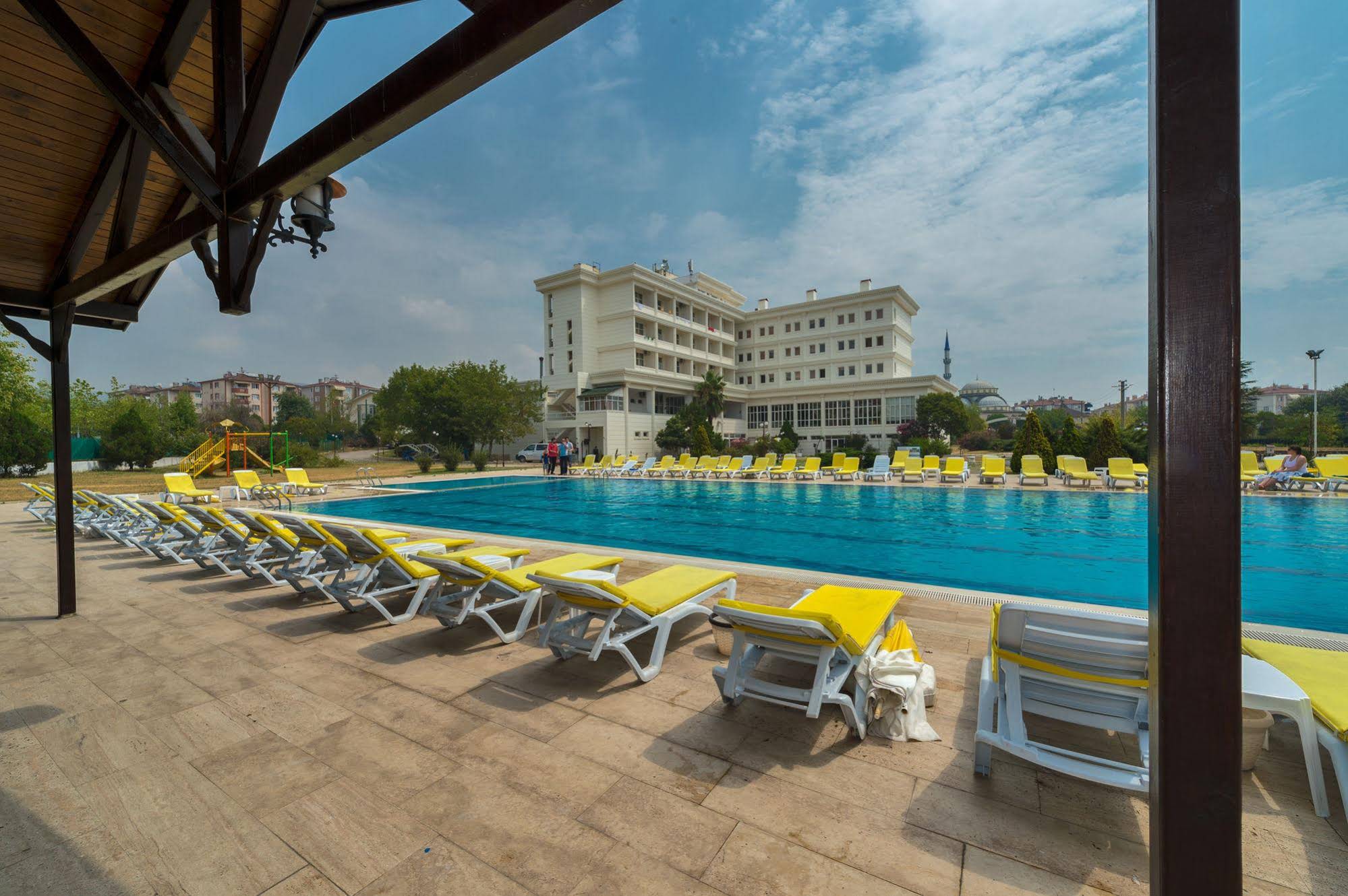Grand Körfez Hotel