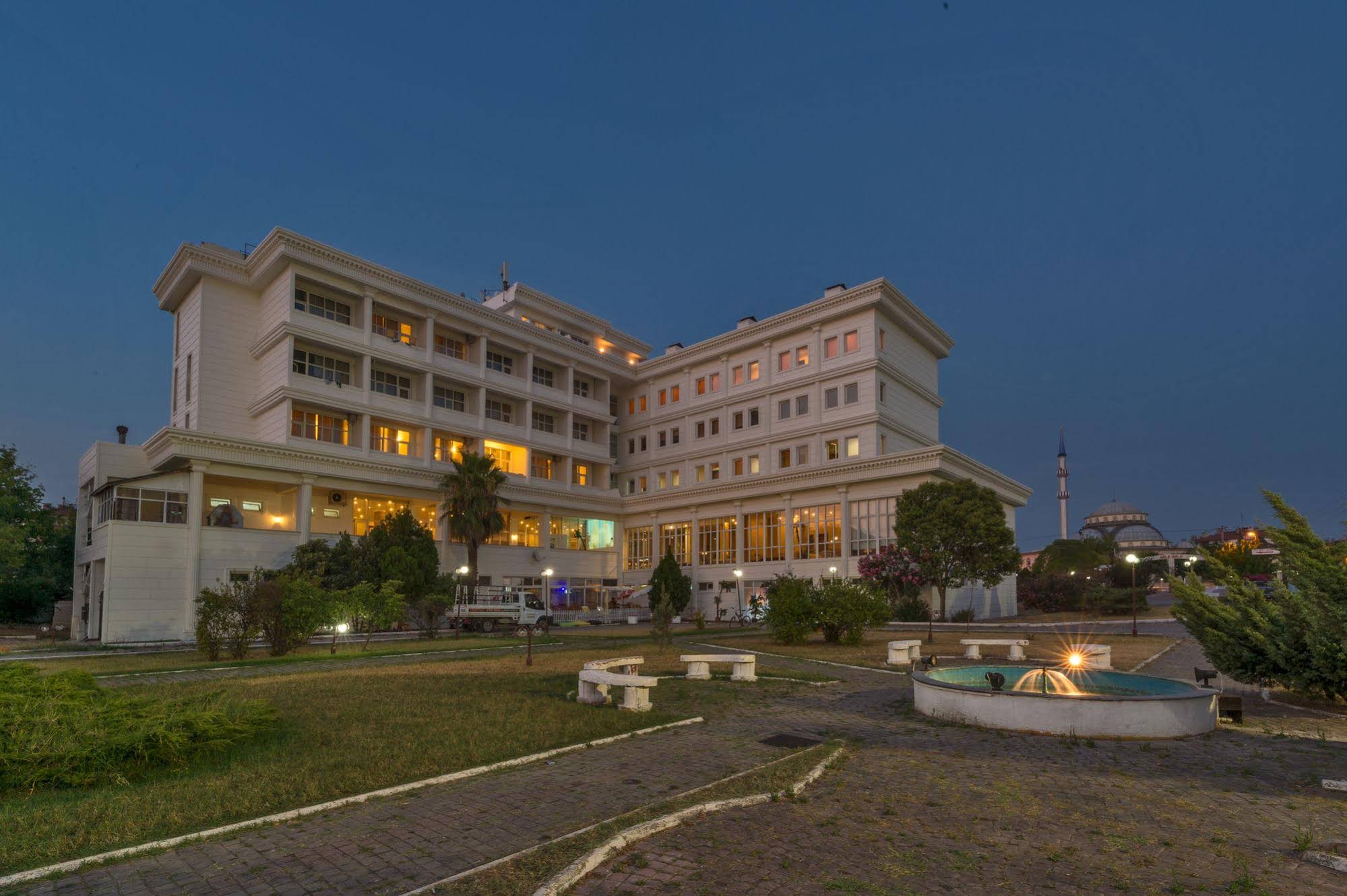 Grand Körfez Hotel