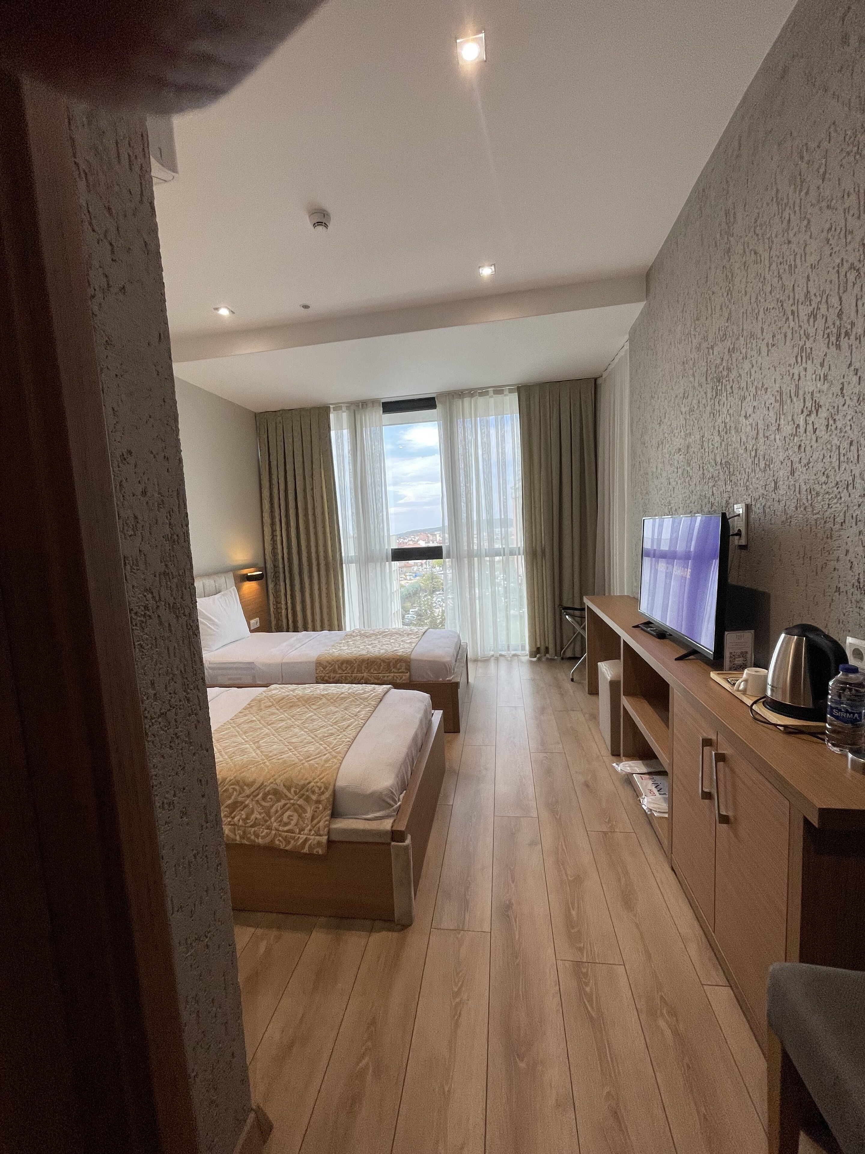 Inn Port Hotel