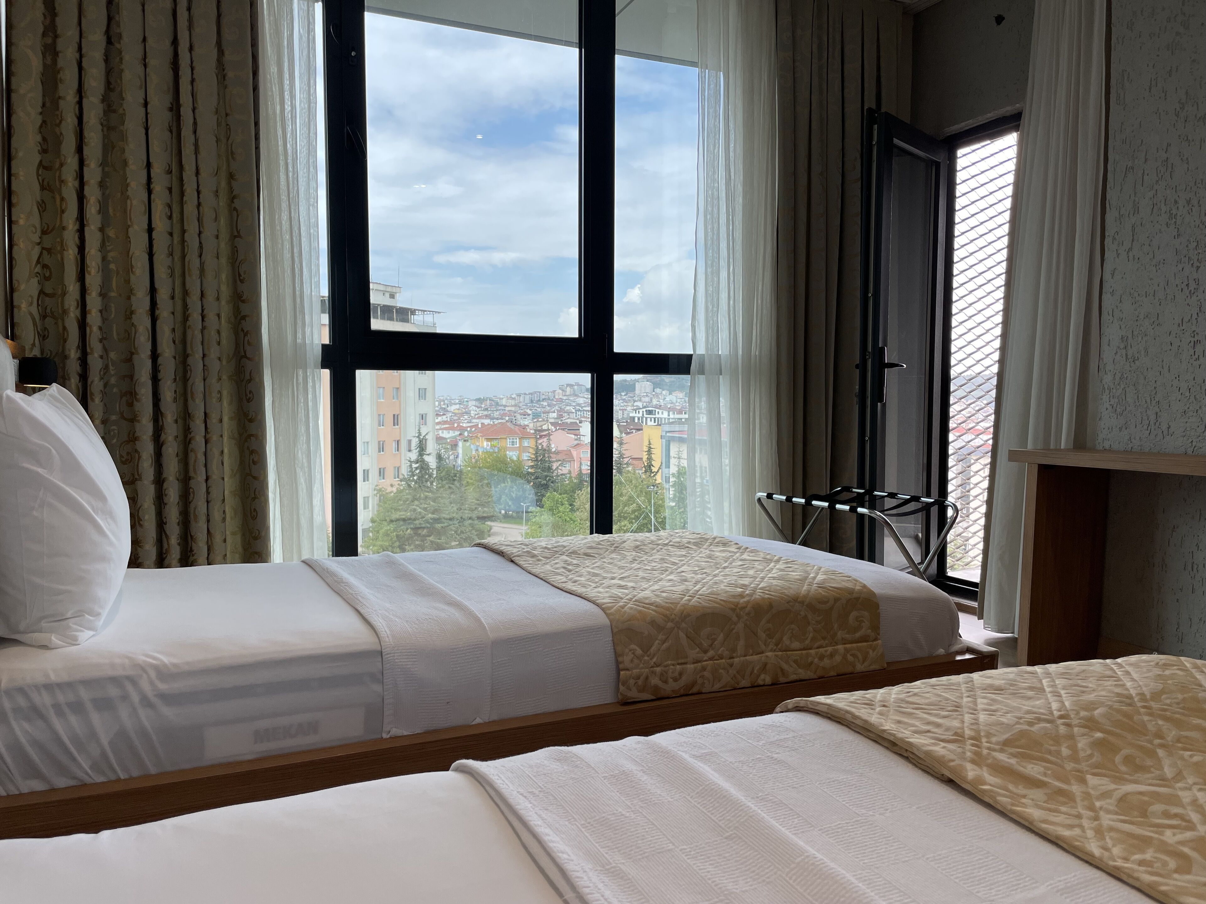 Inn Port Hotel