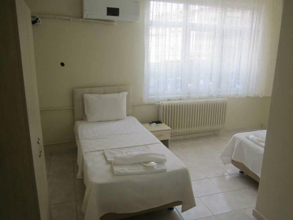 Saral Hotel