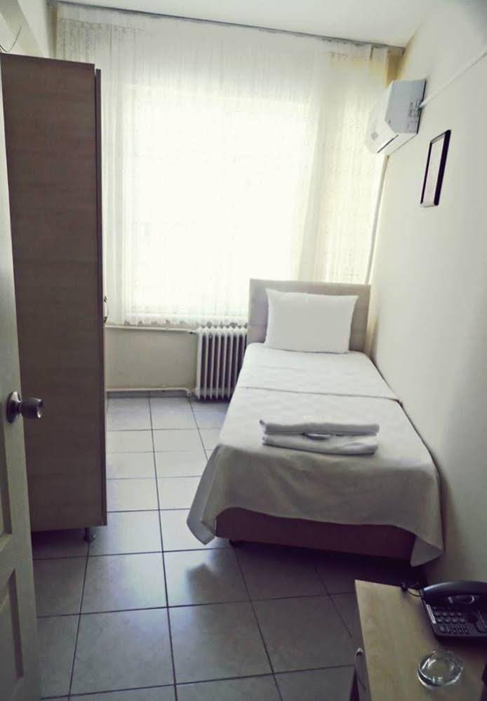 Saral Hotel