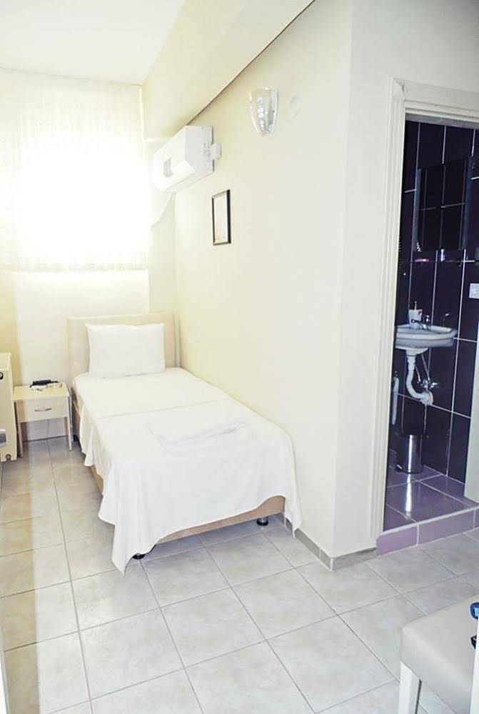 Saral Hotel