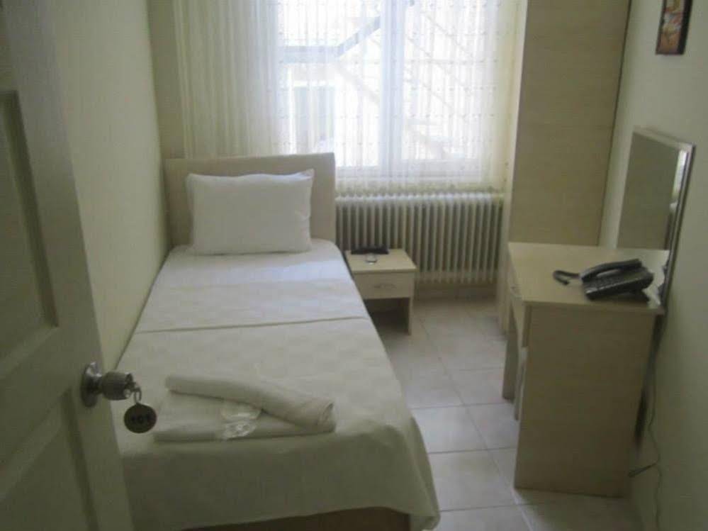 Saral Hotel