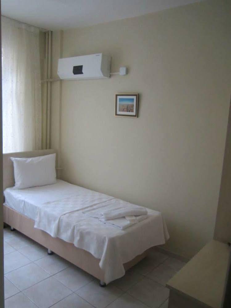 Saral Hotel