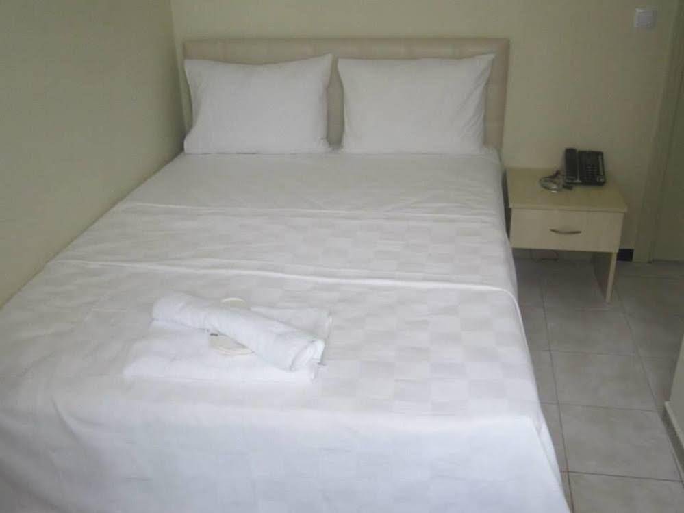 Saral Hotel