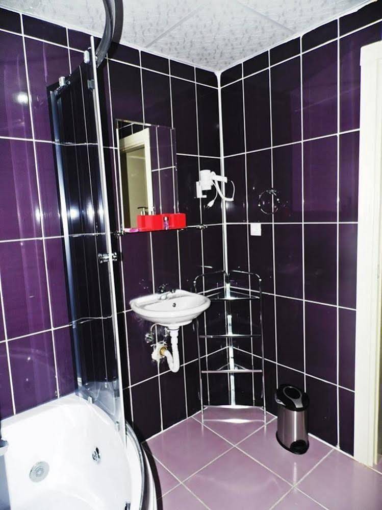 Saral Hotel