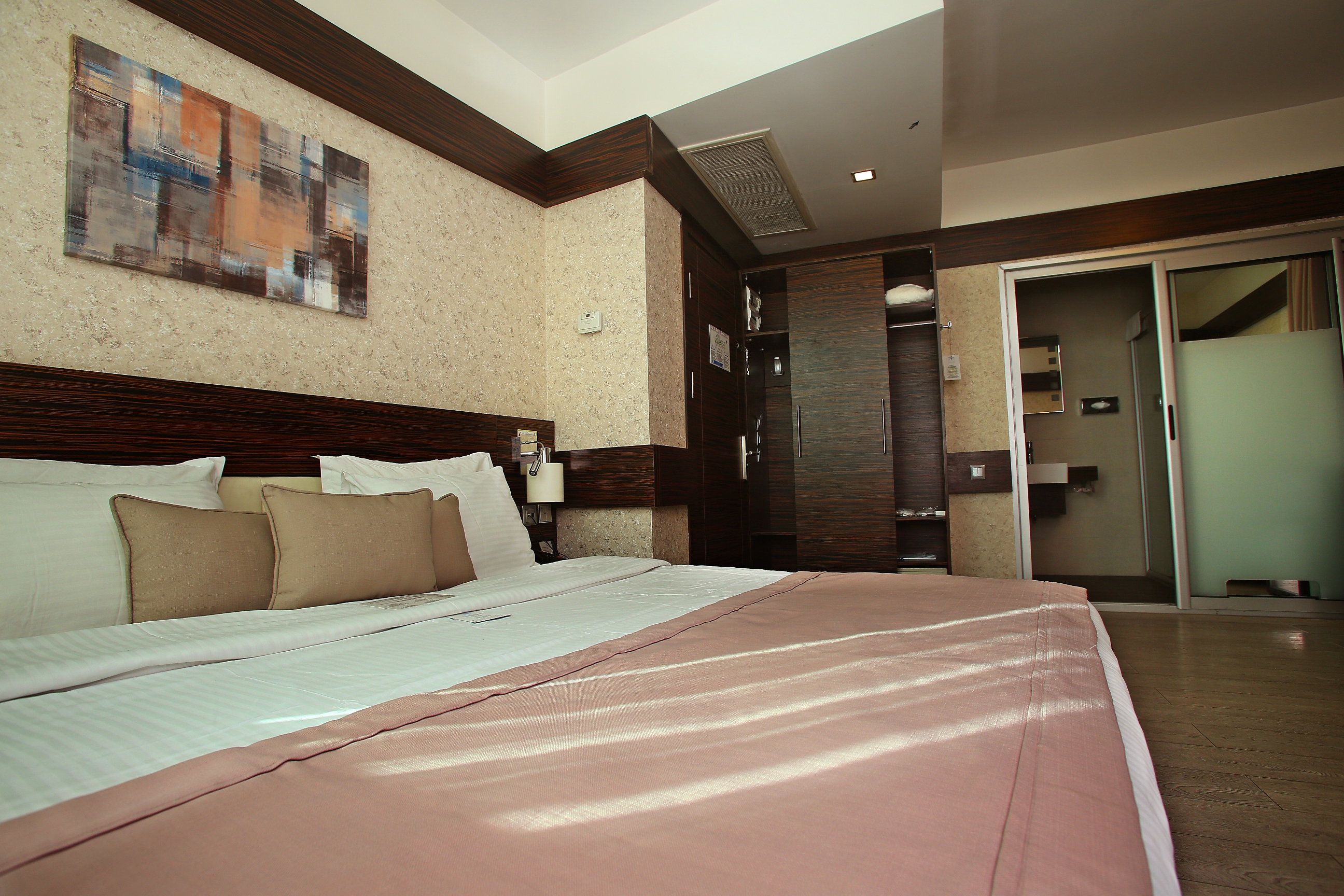 Wes Hotel