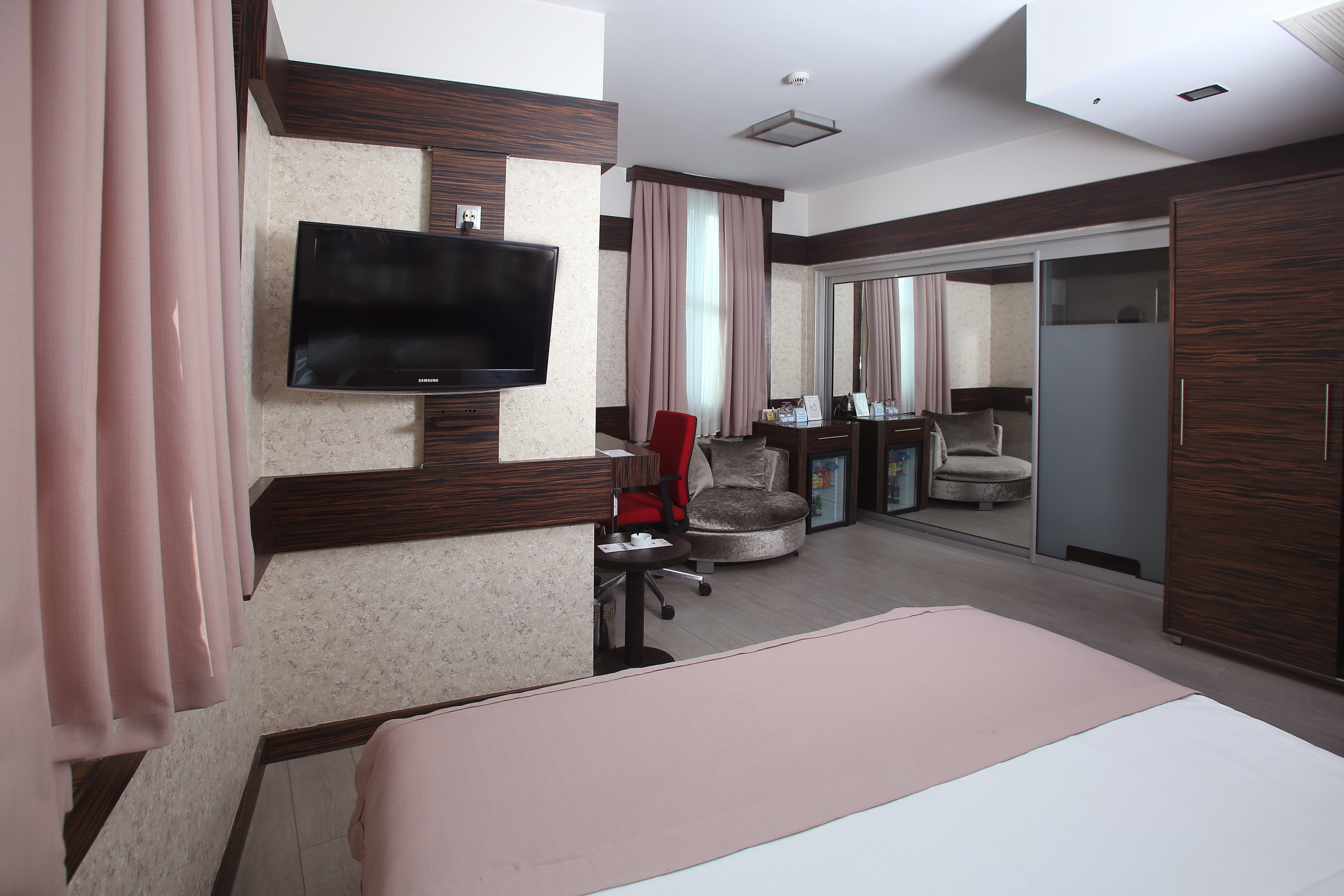 Wes Hotel