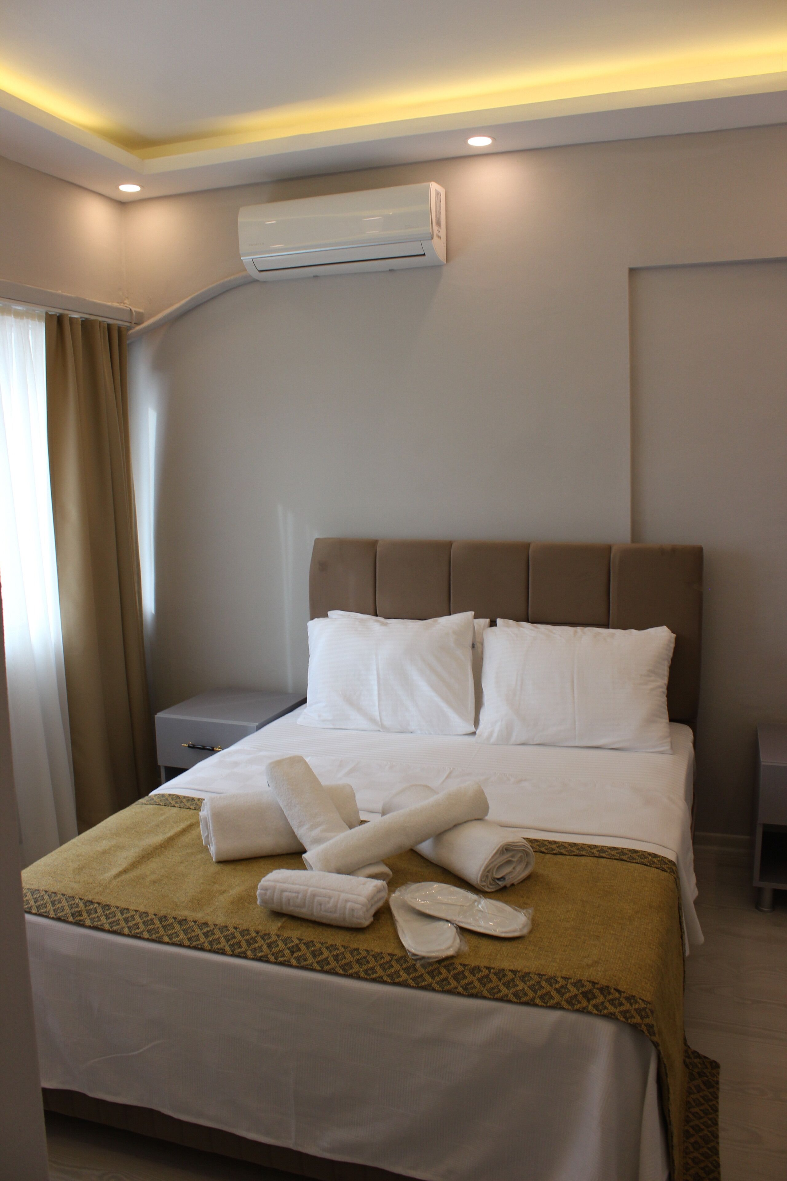 Class Hotel