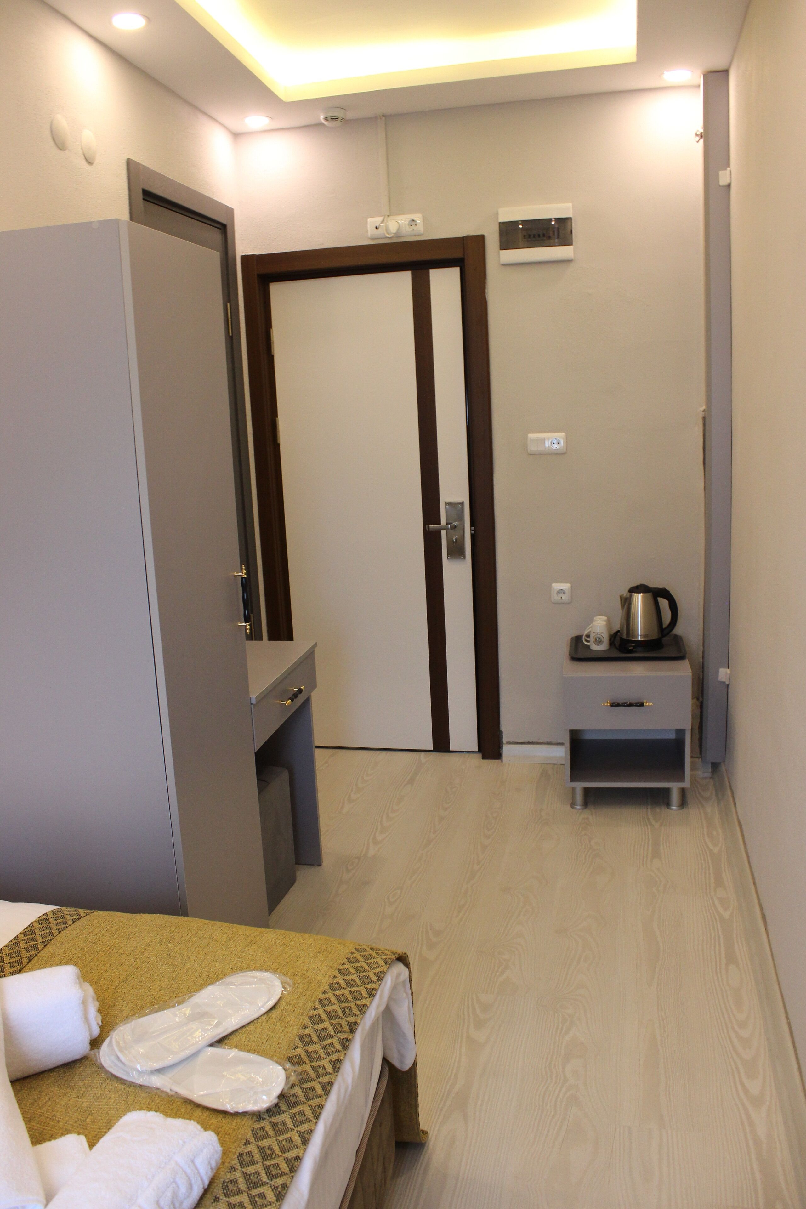Class Hotel