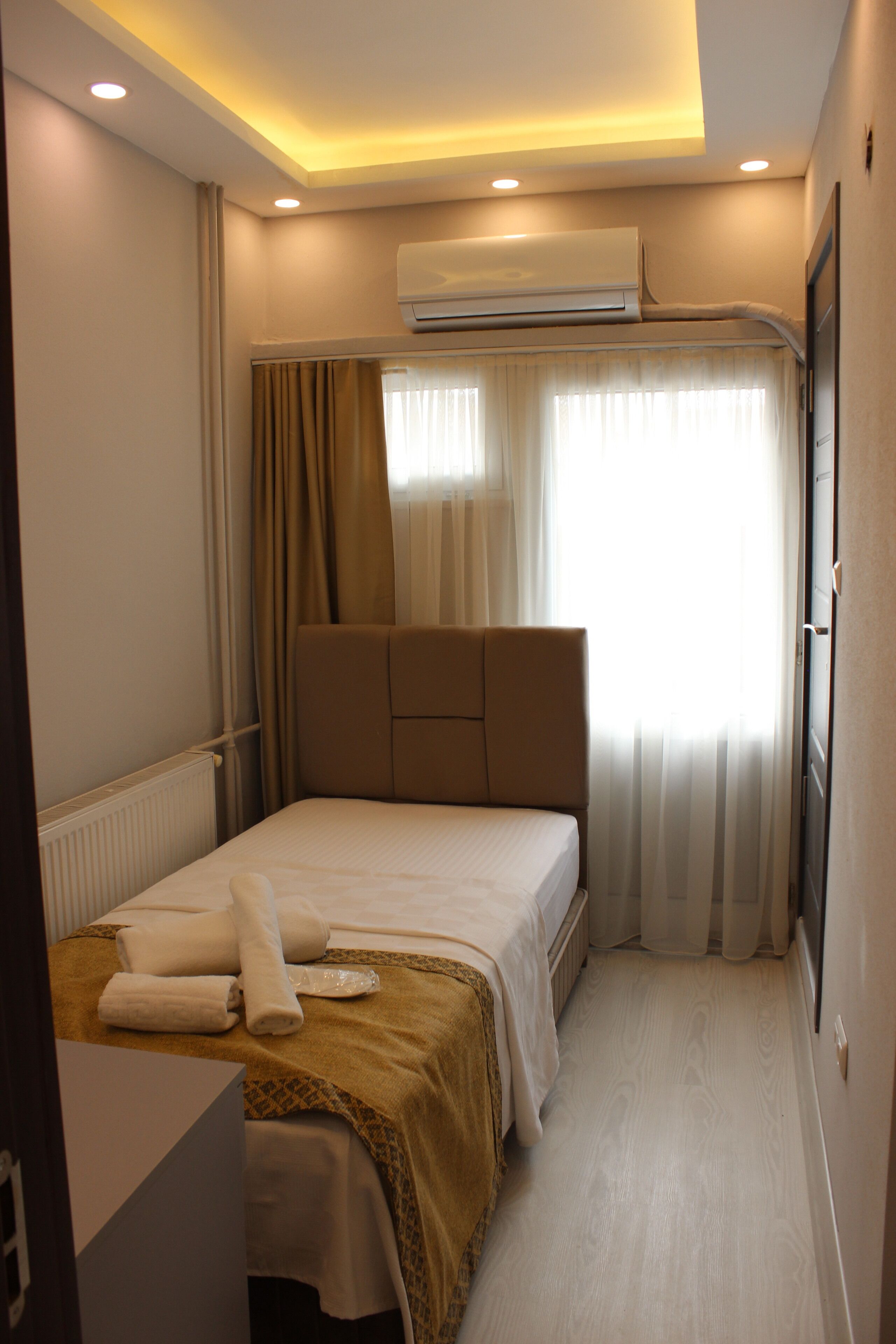 Class Hotel