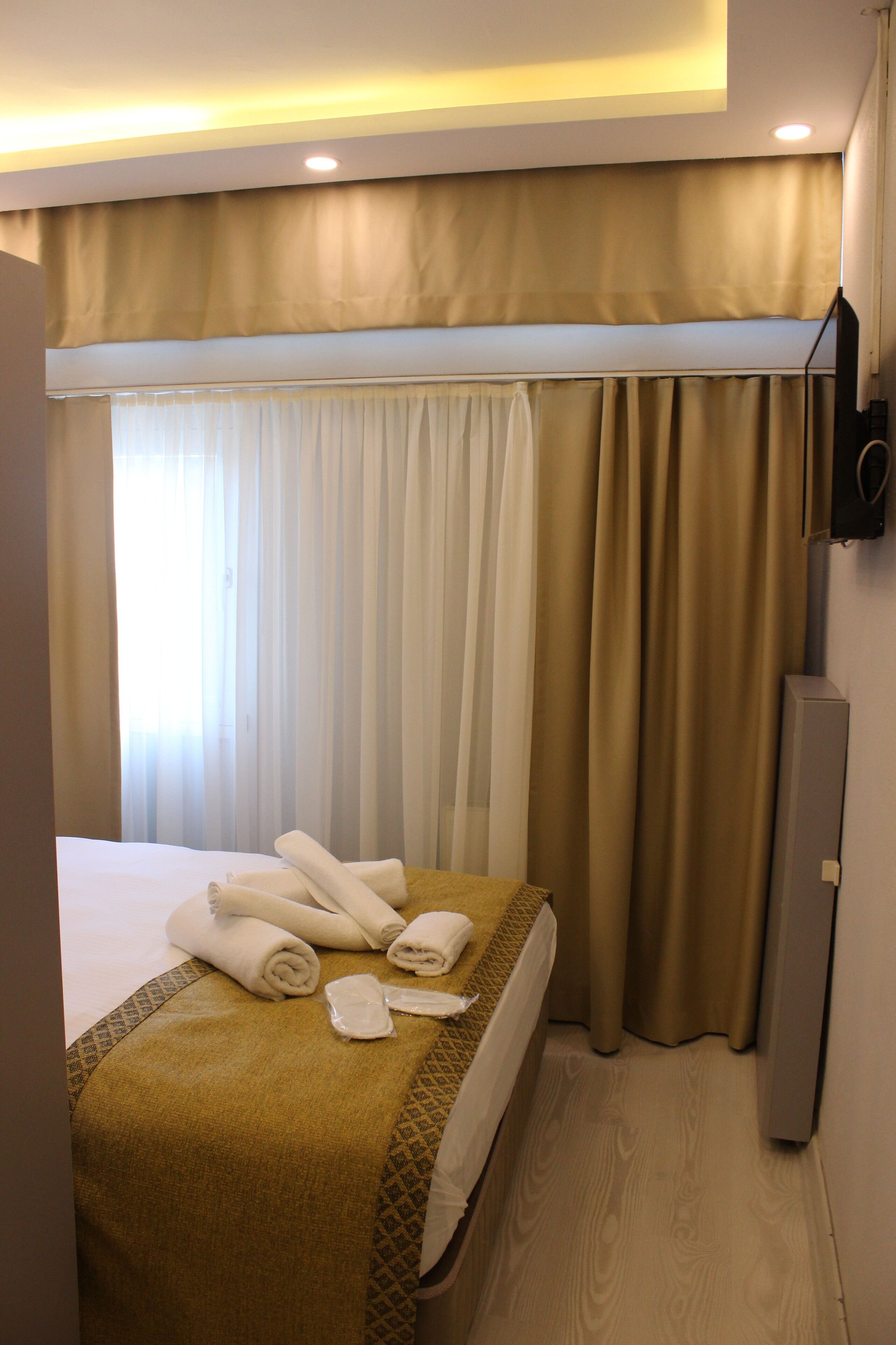 Class Hotel