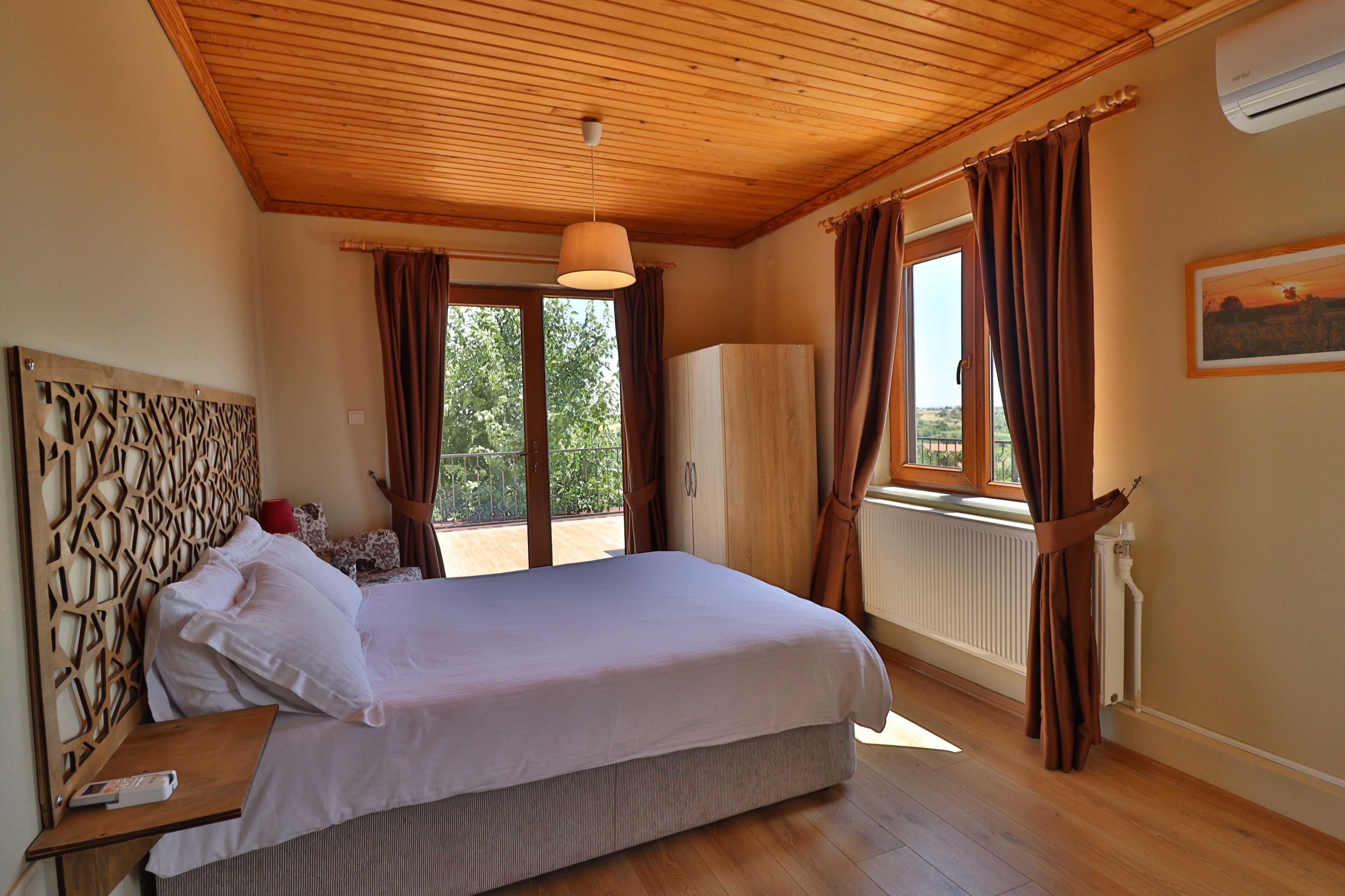 Dessera Vineyards Hotel