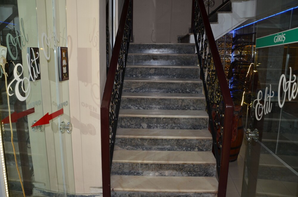 Elit Hotel