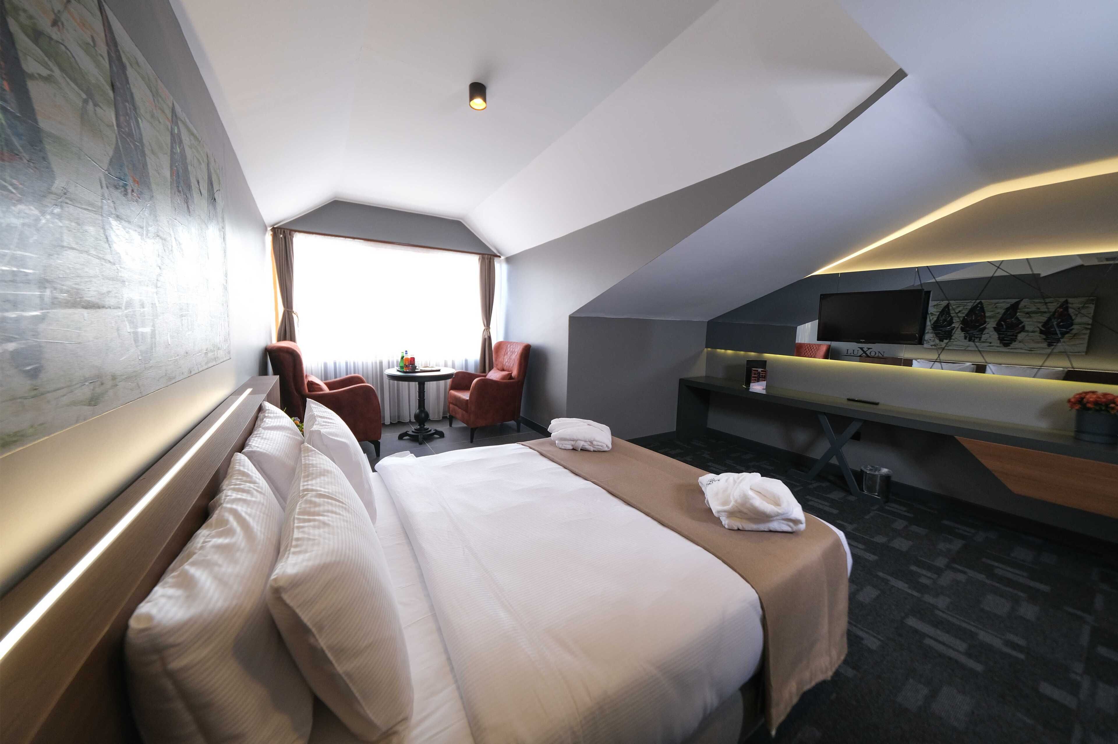 Luxon Hotel