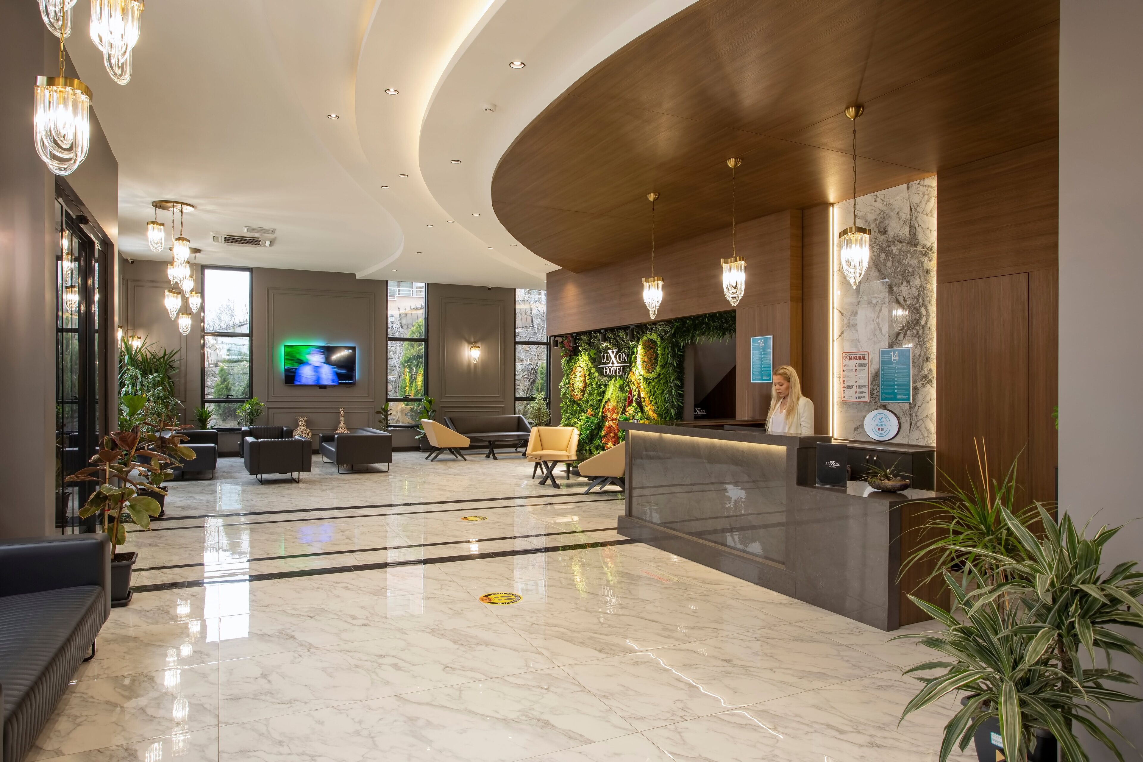 Luxon Hotel