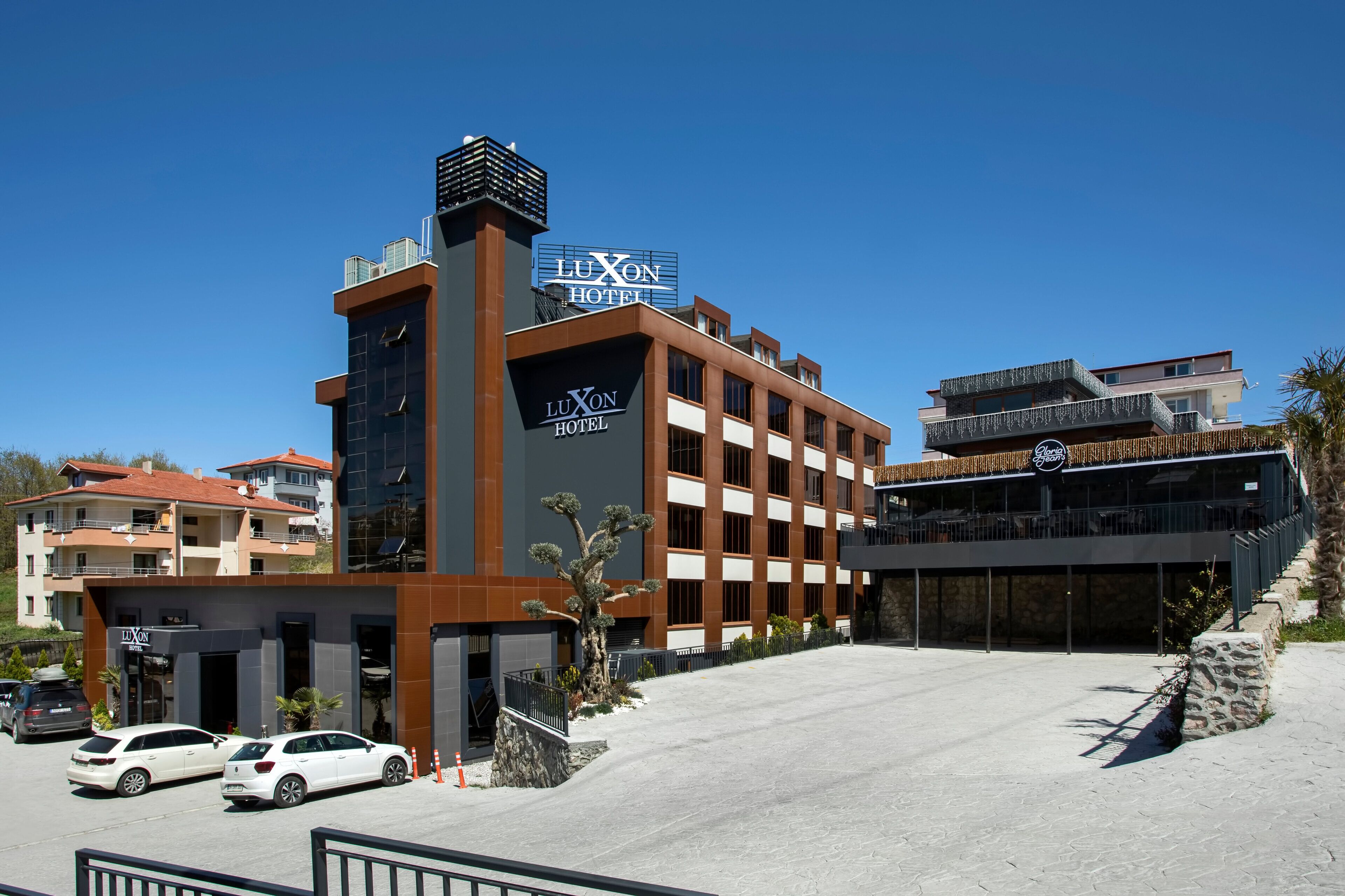 Luxon Hotel