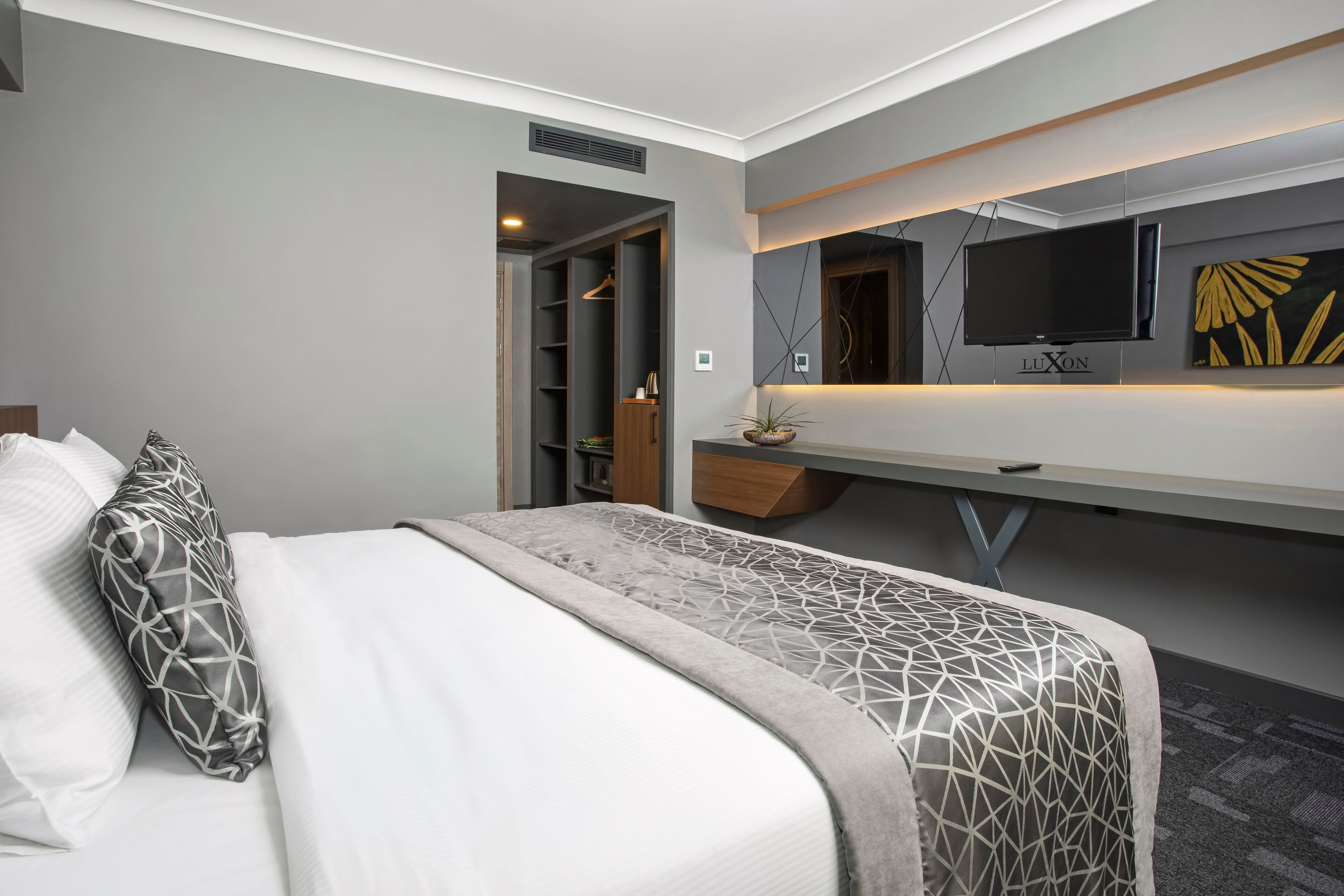 Luxon Hotel