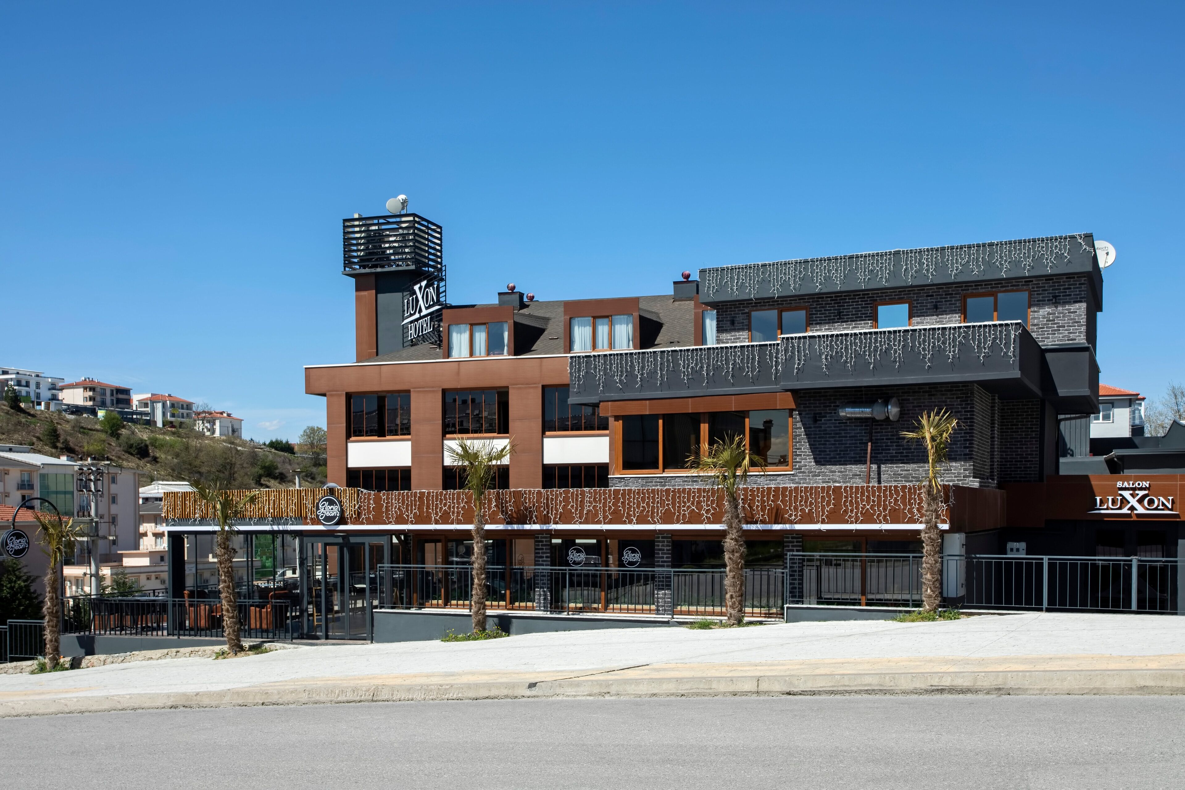 Luxon Hotel
