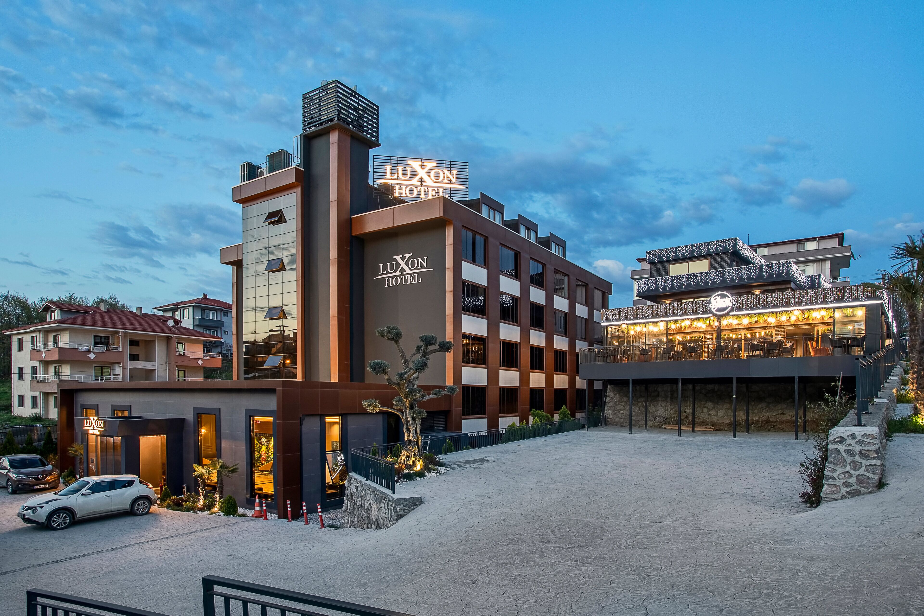 Luxon Hotel