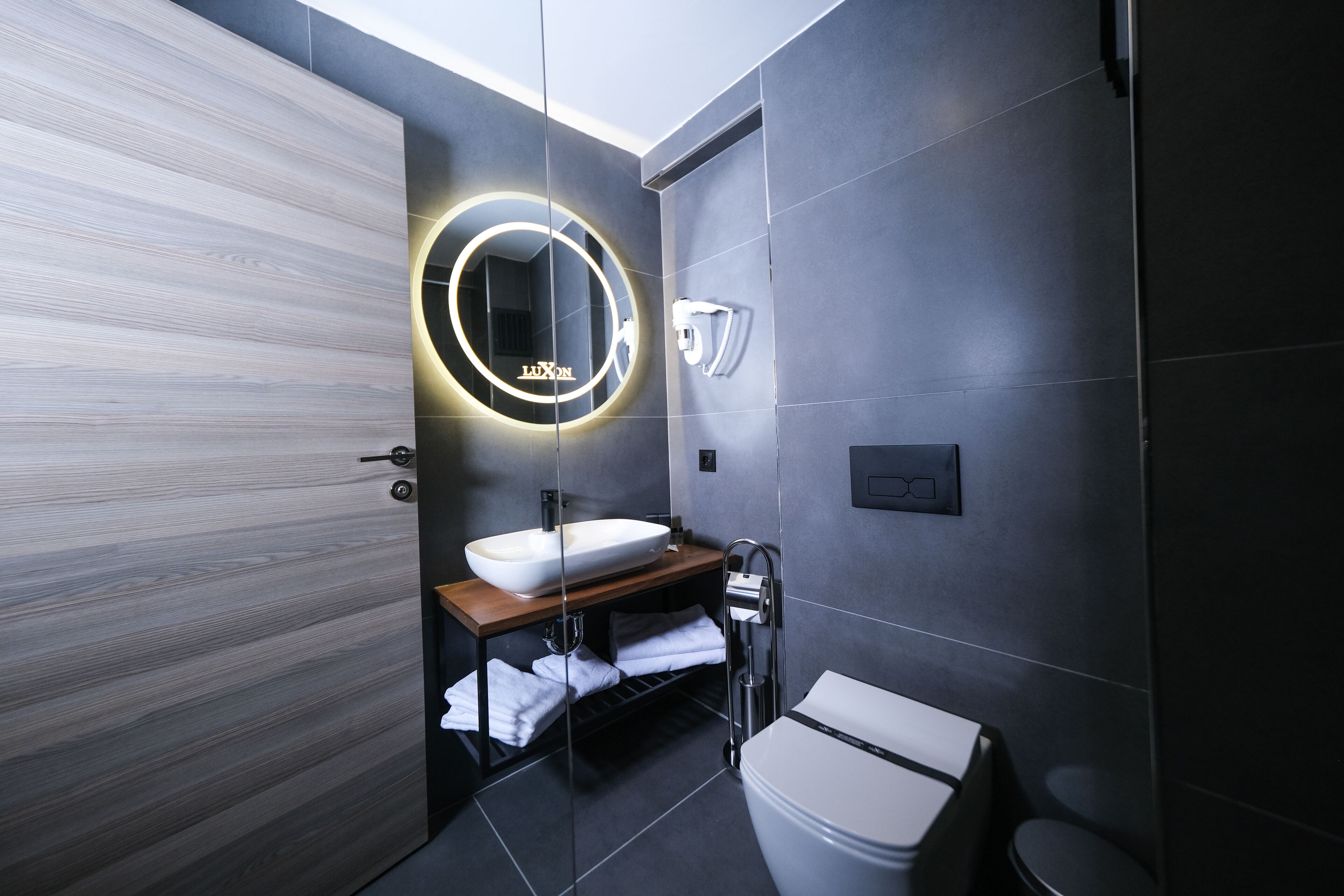Luxon Hotel