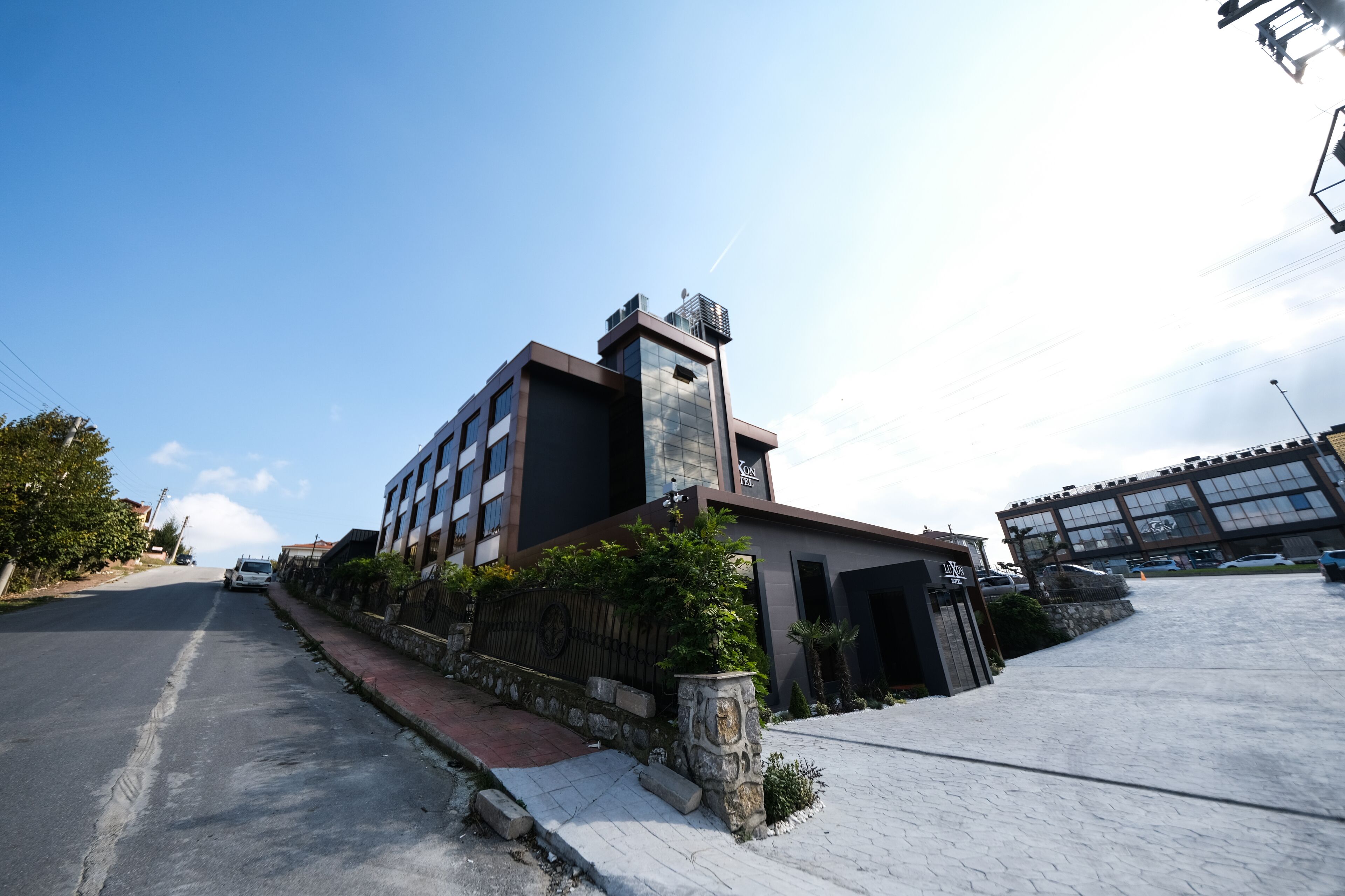 Luxon Hotel