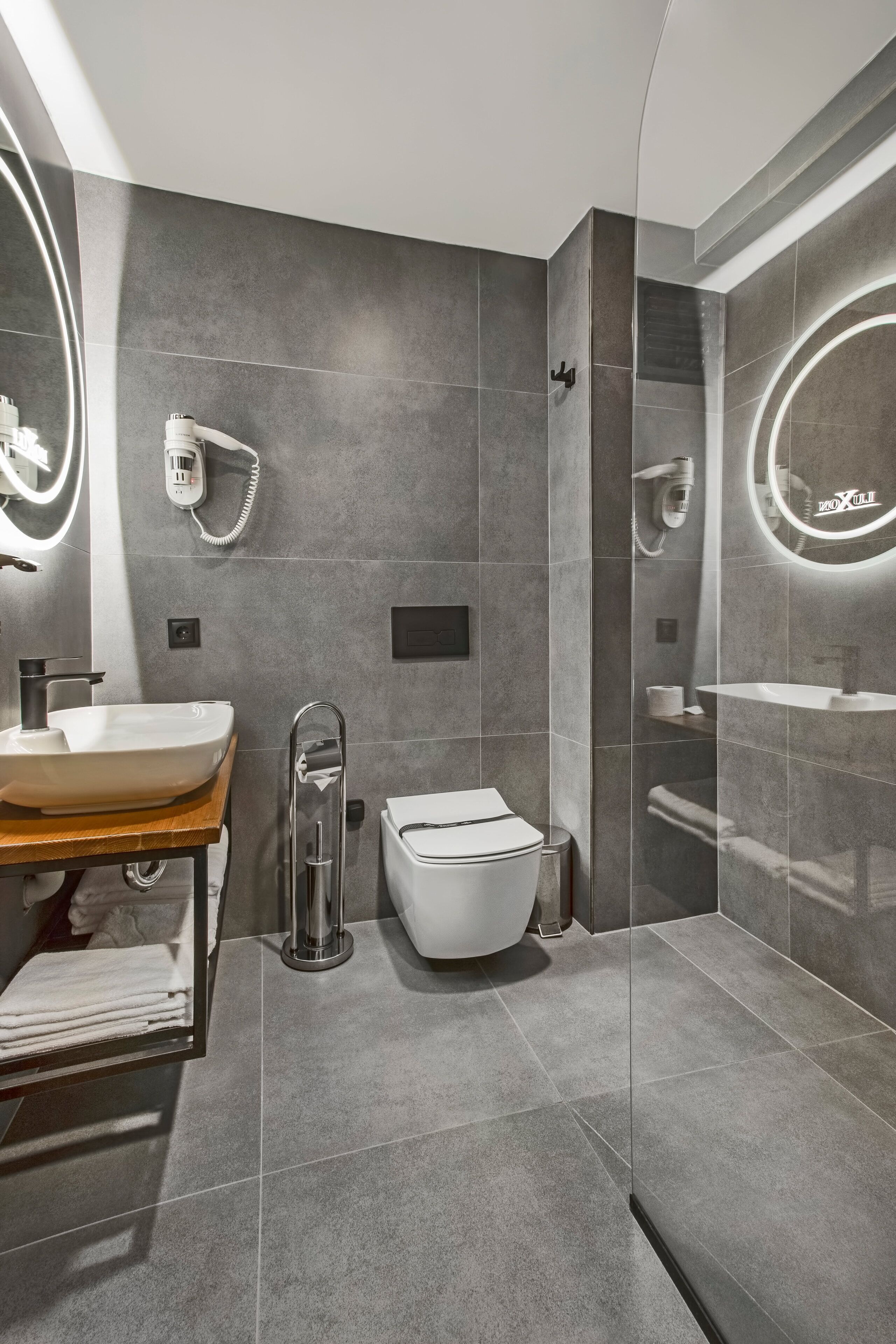 Luxon Hotel