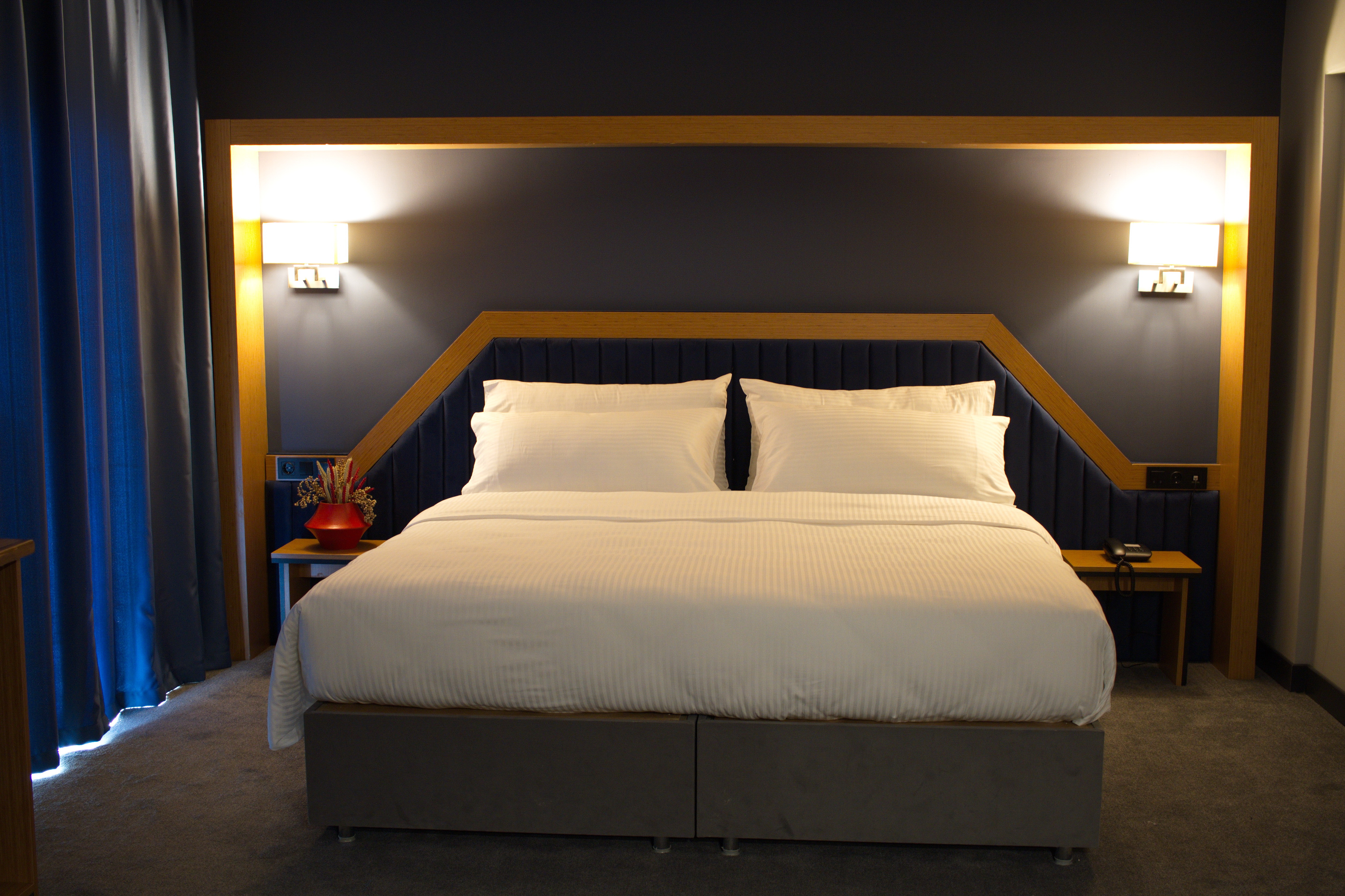 Roof 264 Hotel and Suites