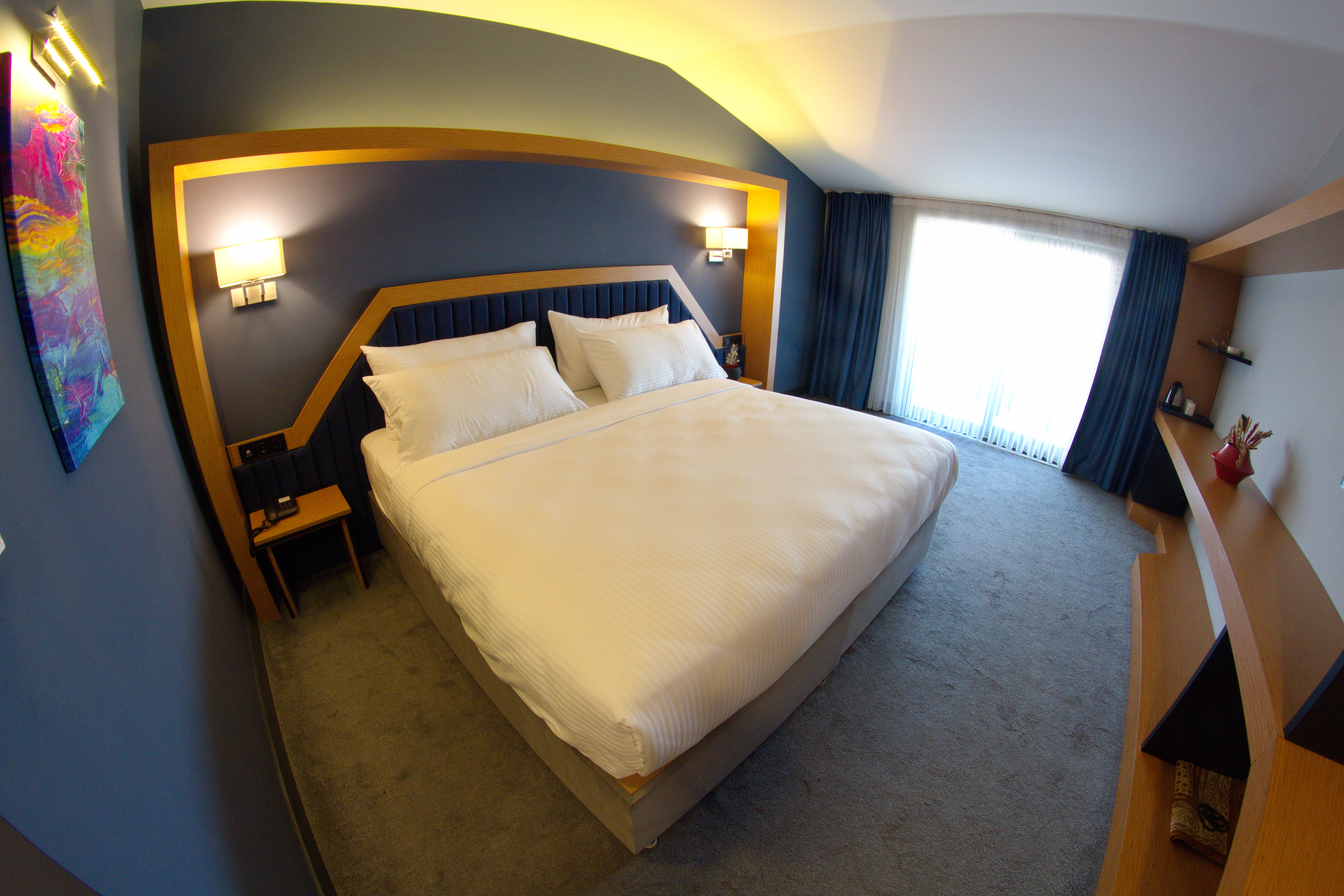 Roof 264 Hotel and Suites