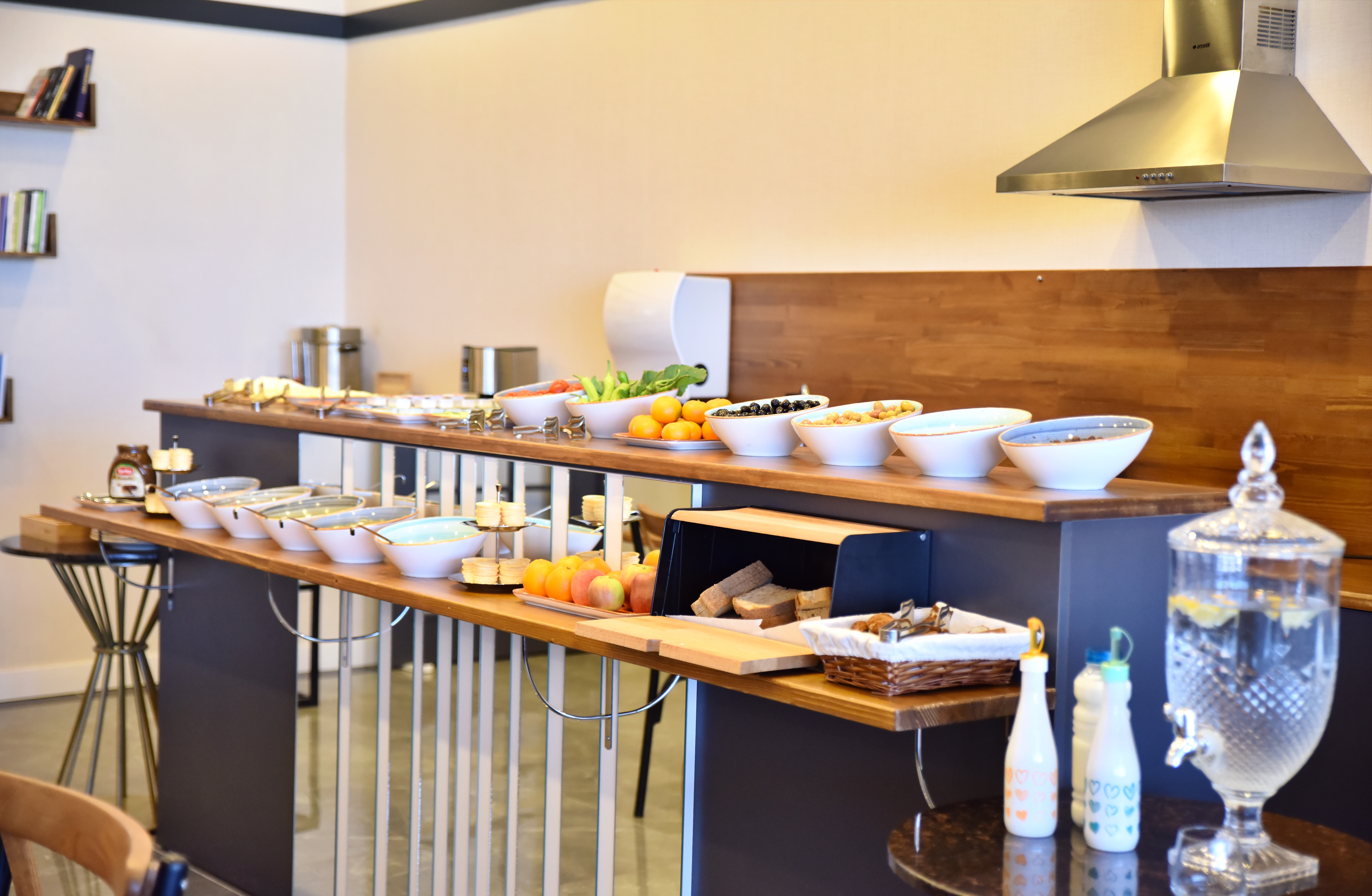 Roof 264 Hotel and Suites