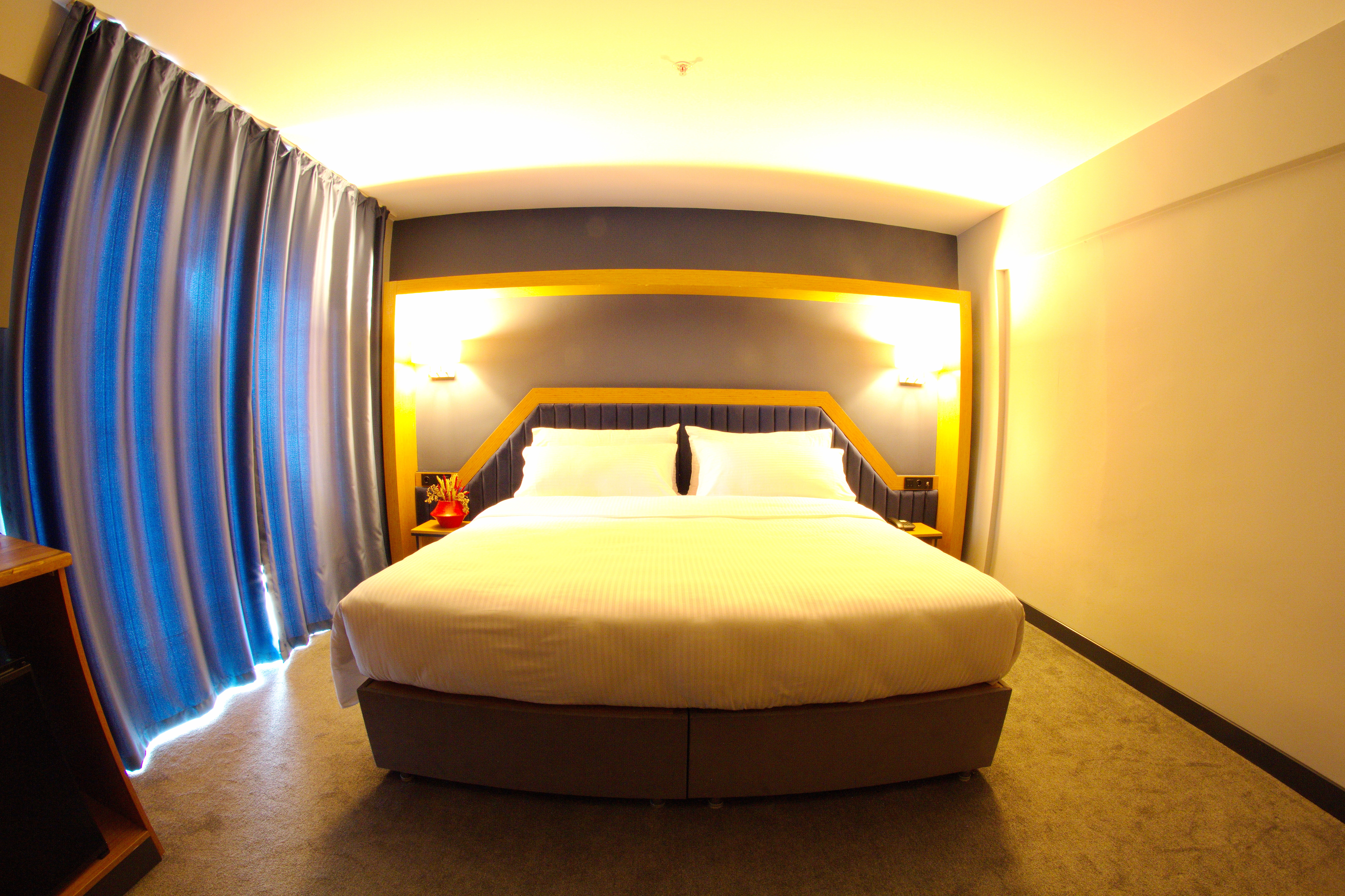 Roof 264 Hotel and Suites