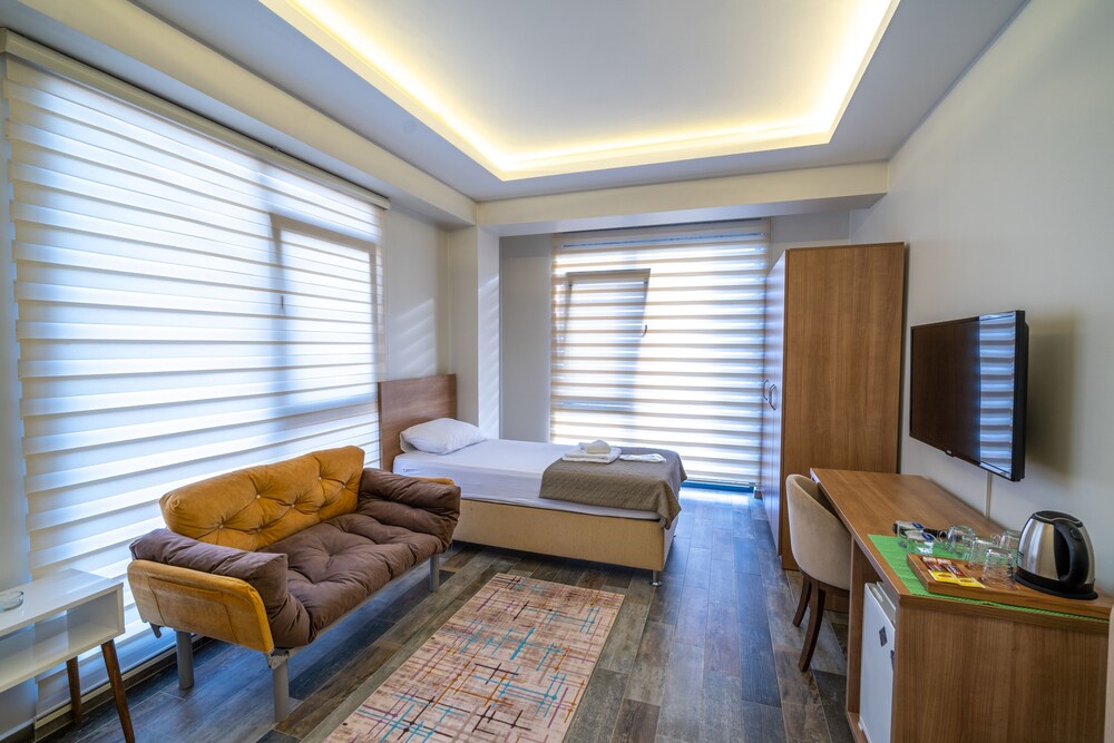 Sist 34 Suit Hotel