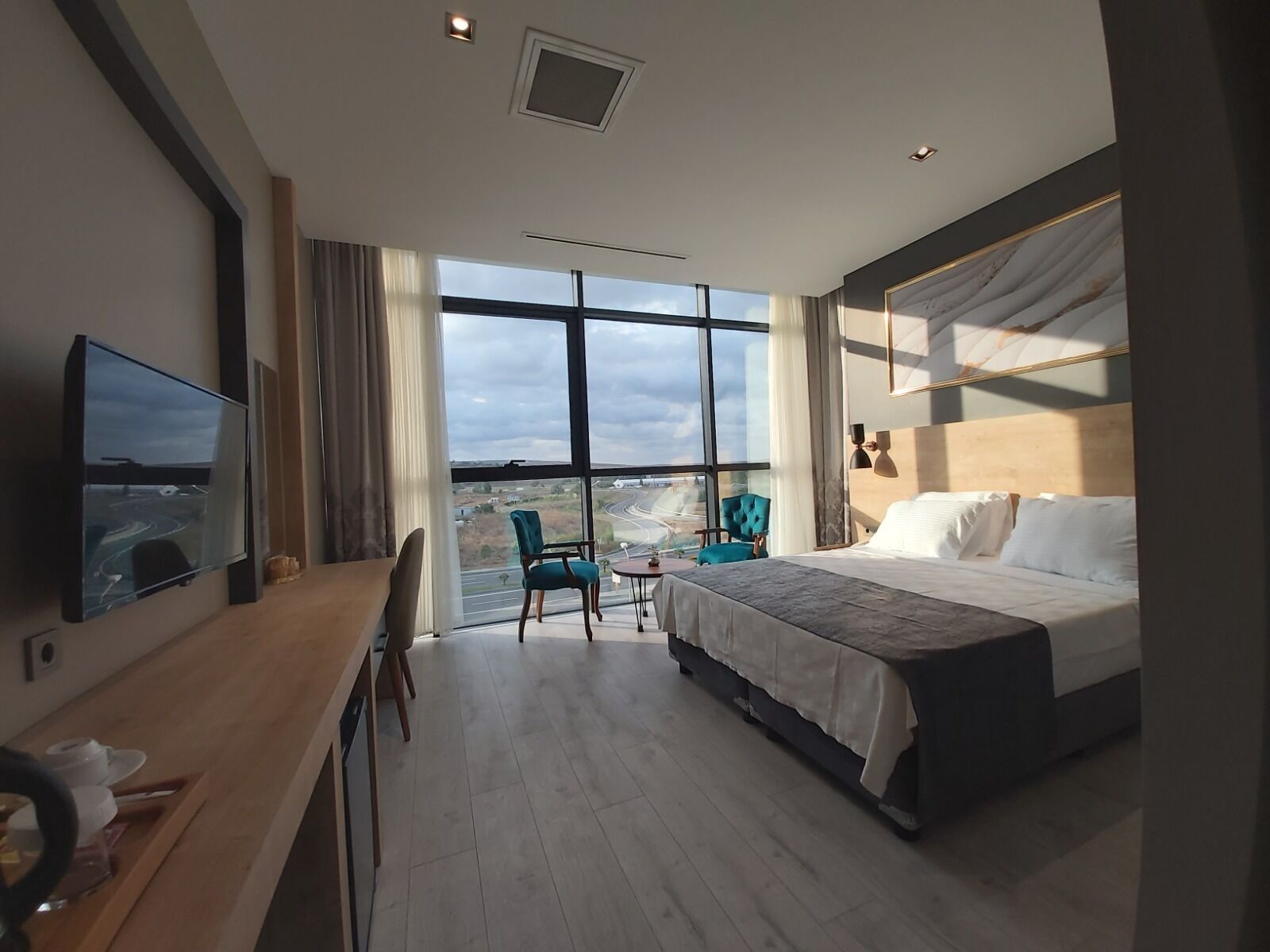 Mills Hotel