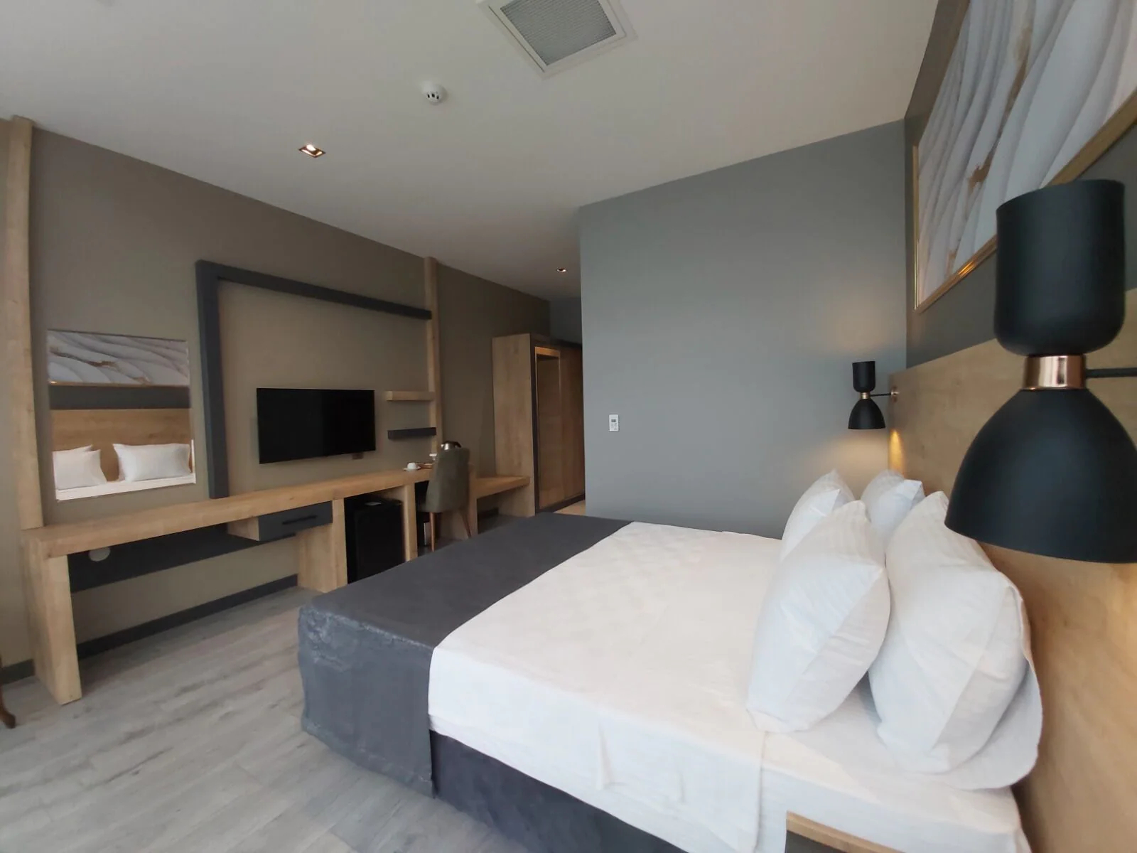 Mills Hotel
