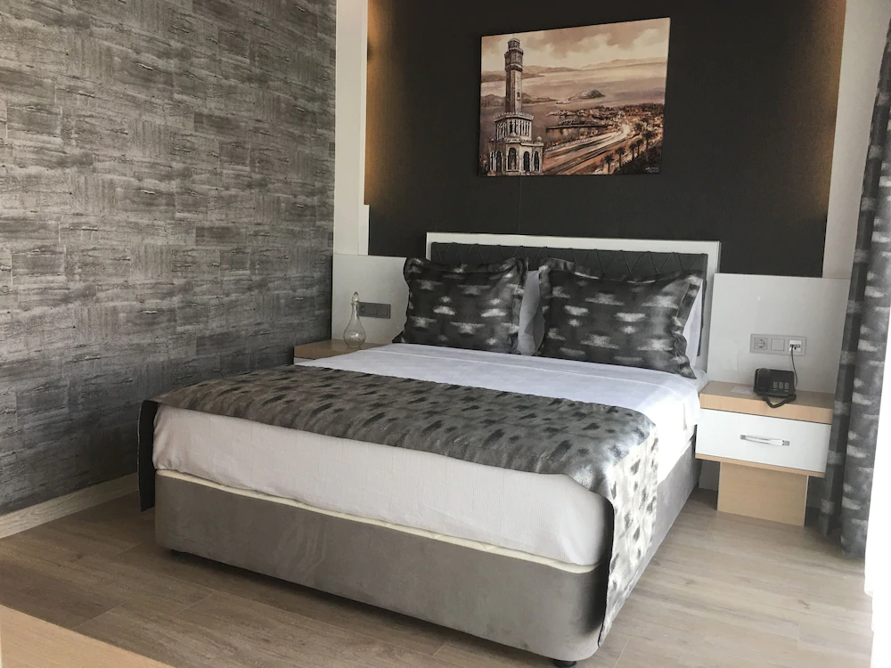 Golden Rose Deluxe Hotel
