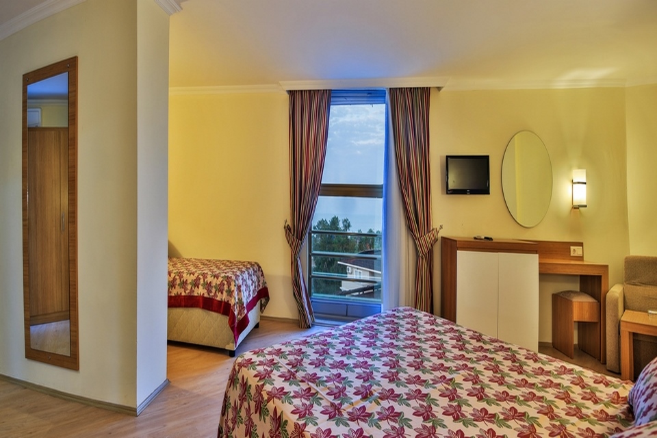 Hedef Beach Resort & Spa