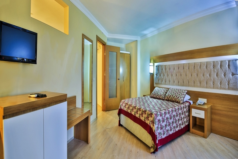 Hedef Beach Resort & Spa