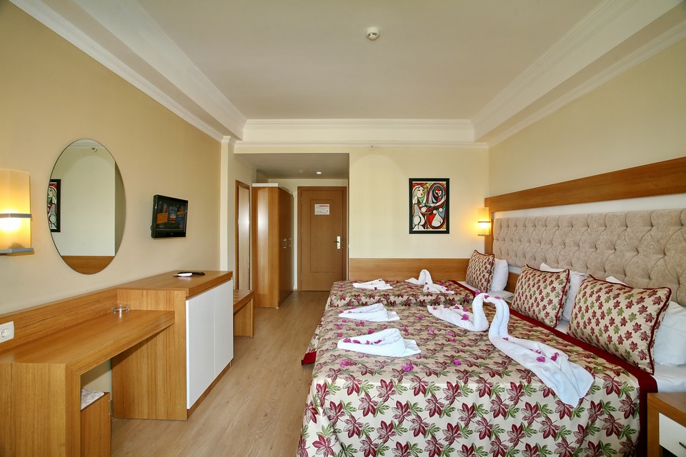 Hedef Beach Resort & Spa