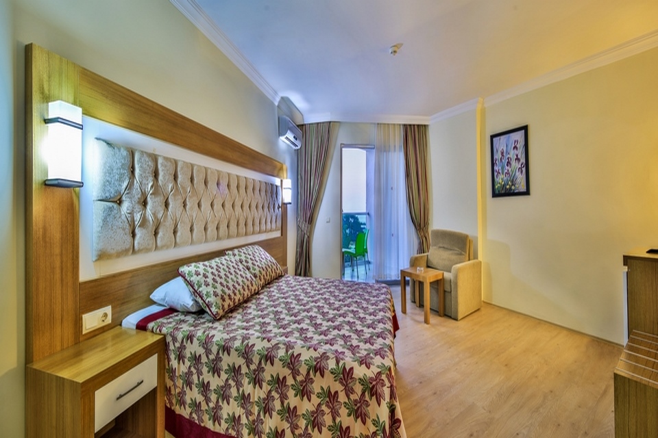 Hedef Beach Resort & Spa