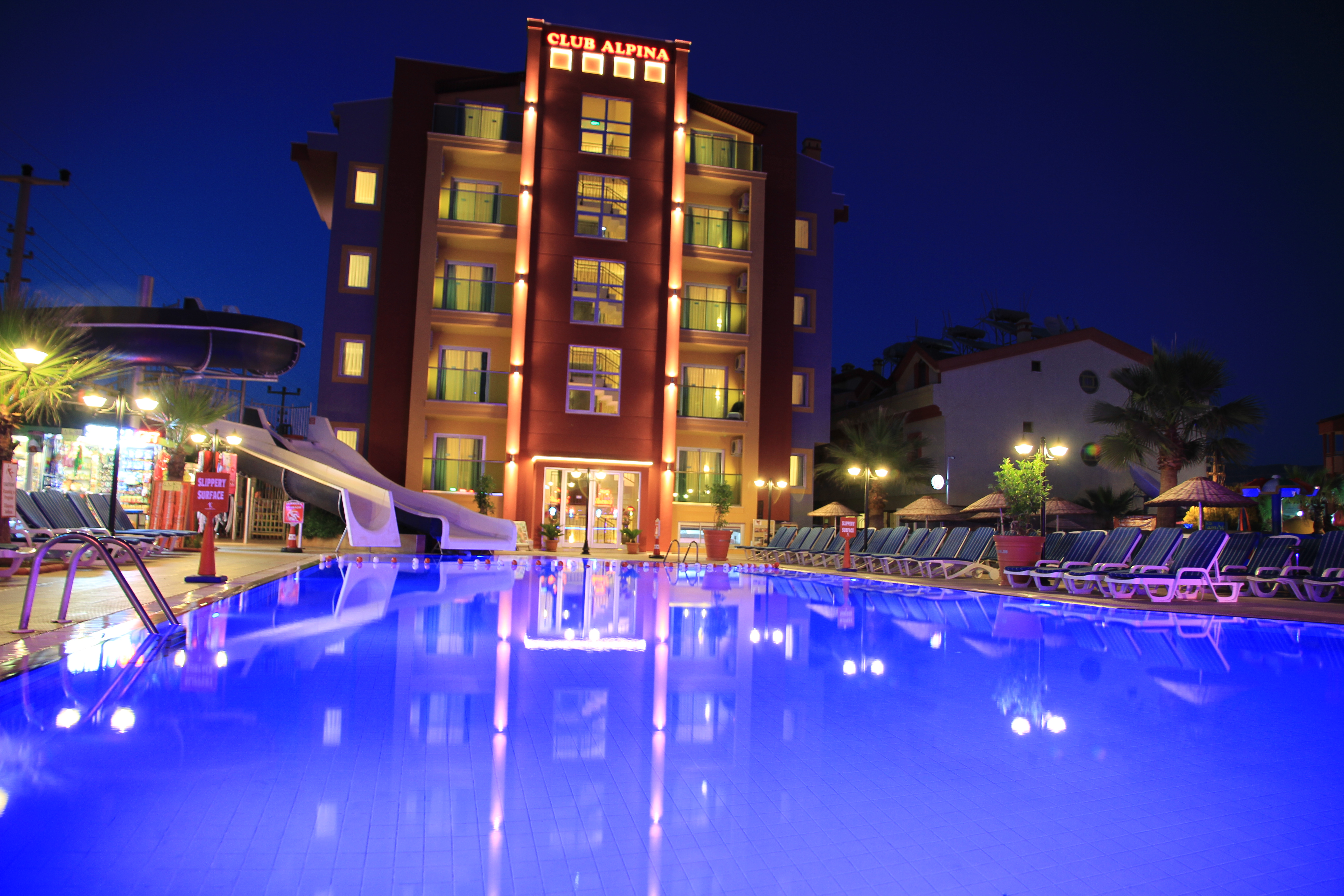 Club Alpina Apartments Hotel