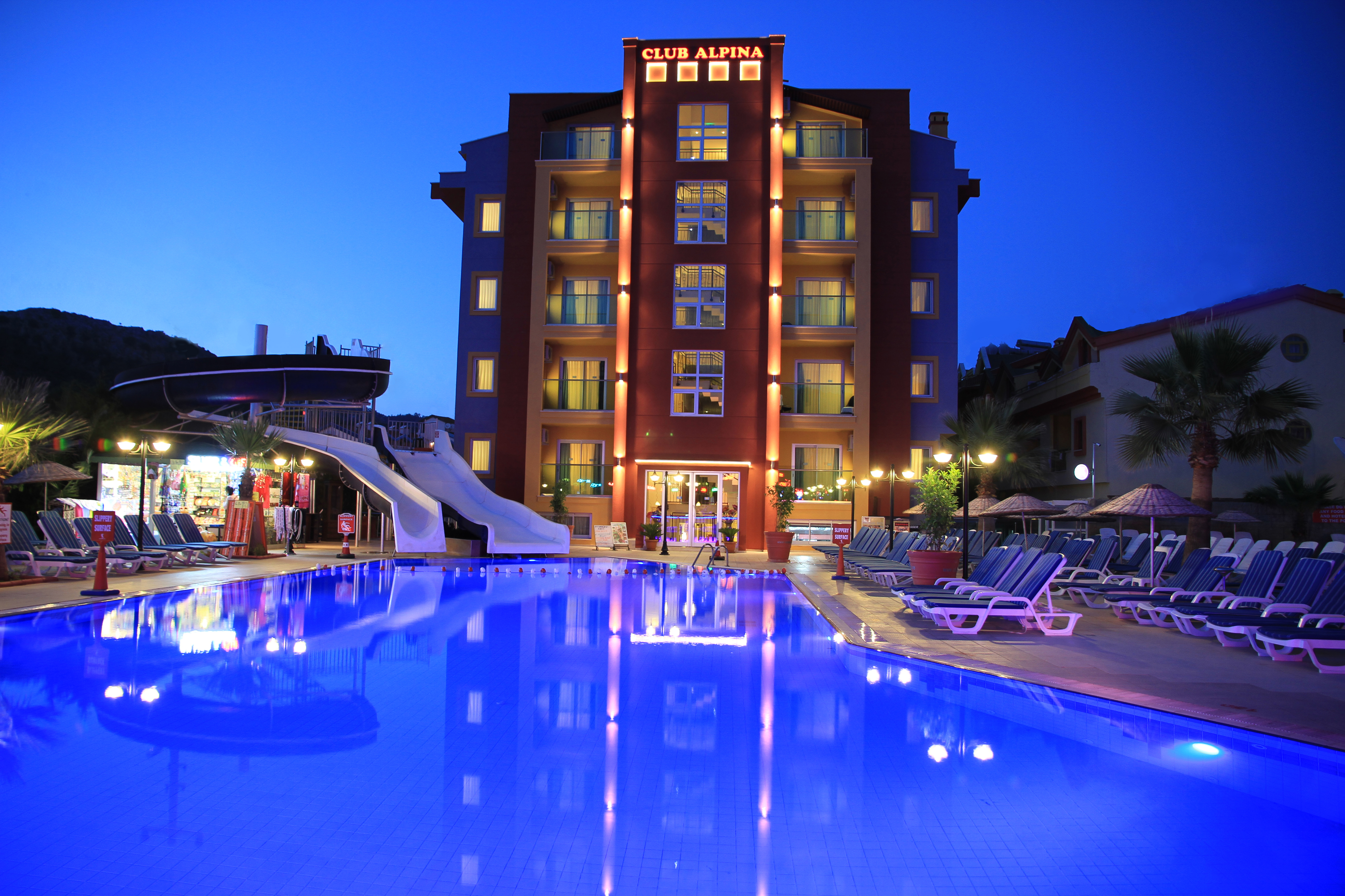 Club Alpina Apartments Hotel