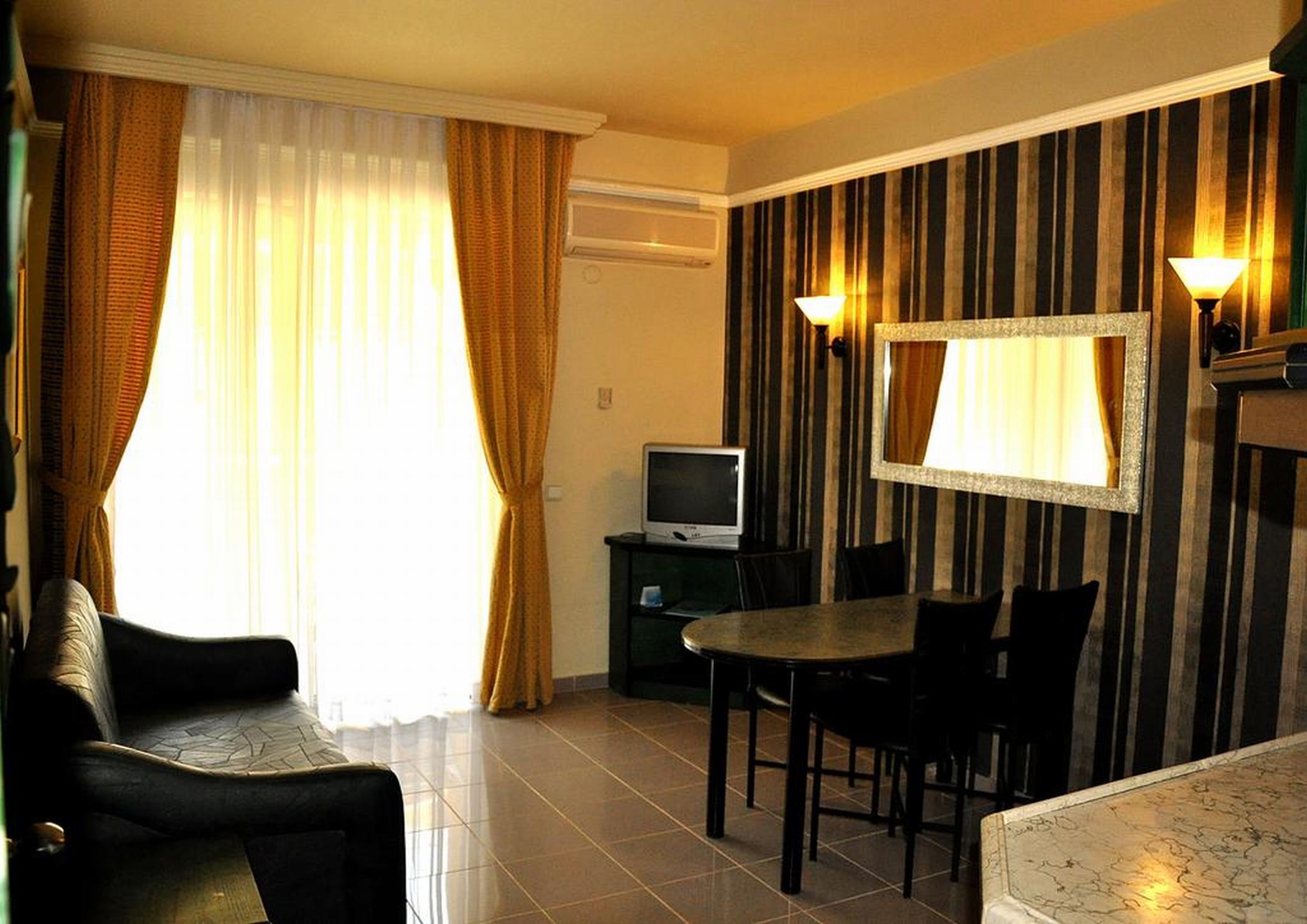 Club Alpina Apartments Hotel