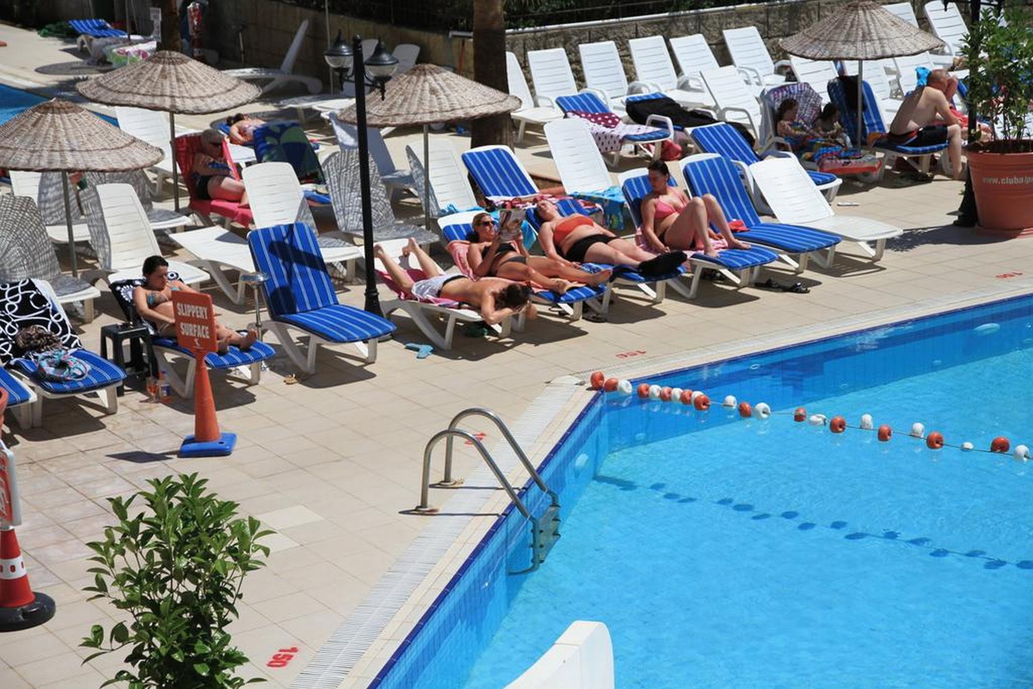 Club Alpina Apartments Hotel