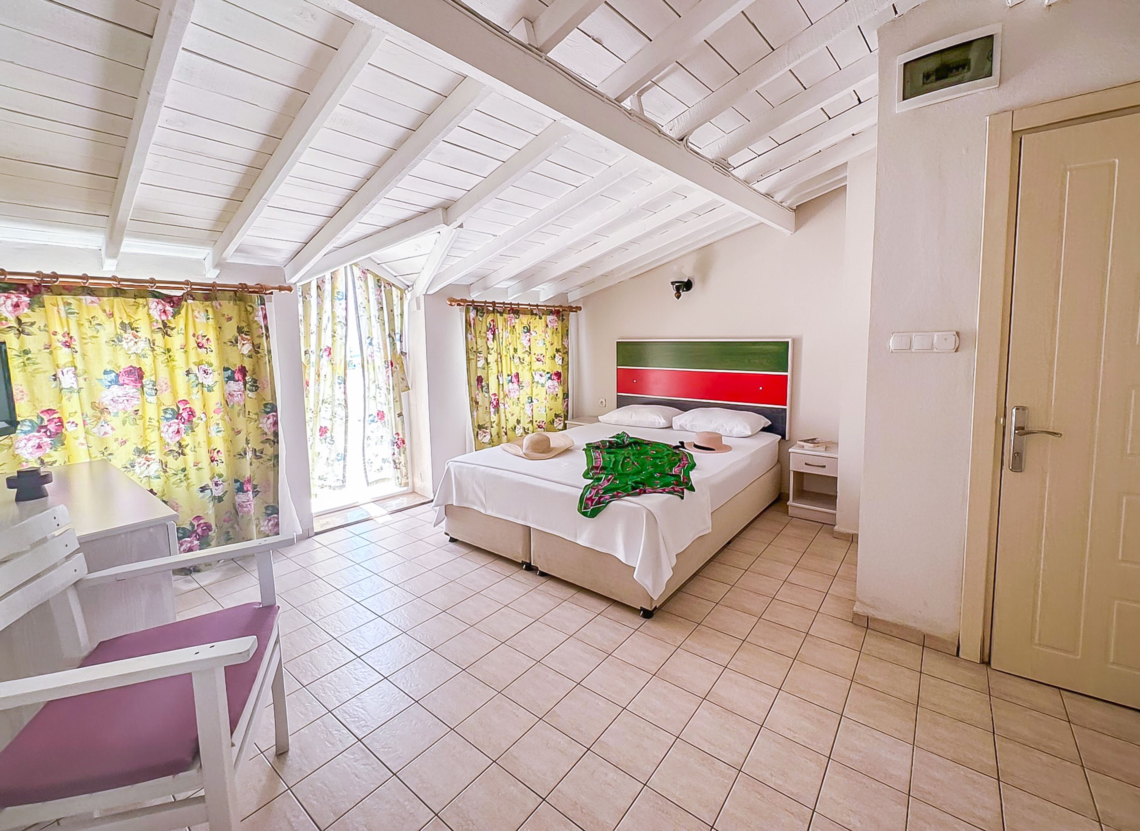Abelia Hotel