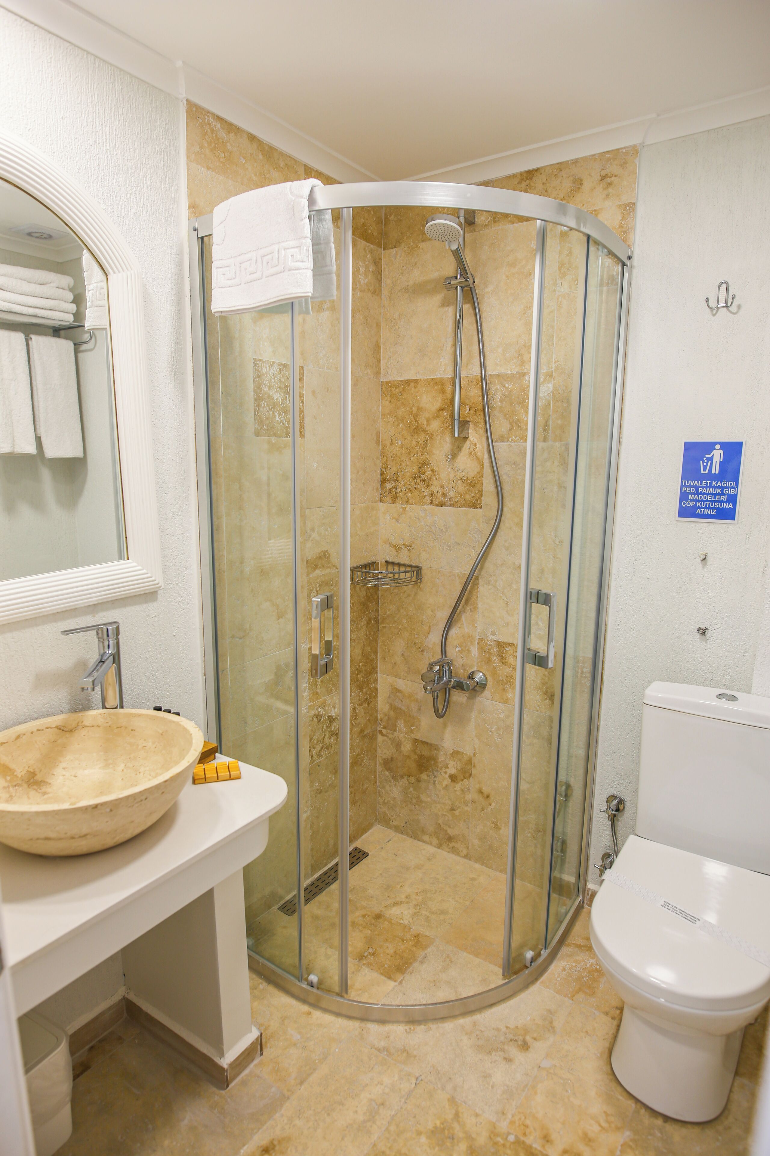 Ayvalik Mavi Çam Otel