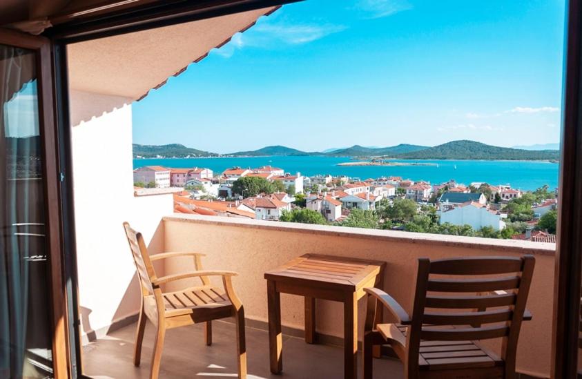 Cunda Tas Konak Otel